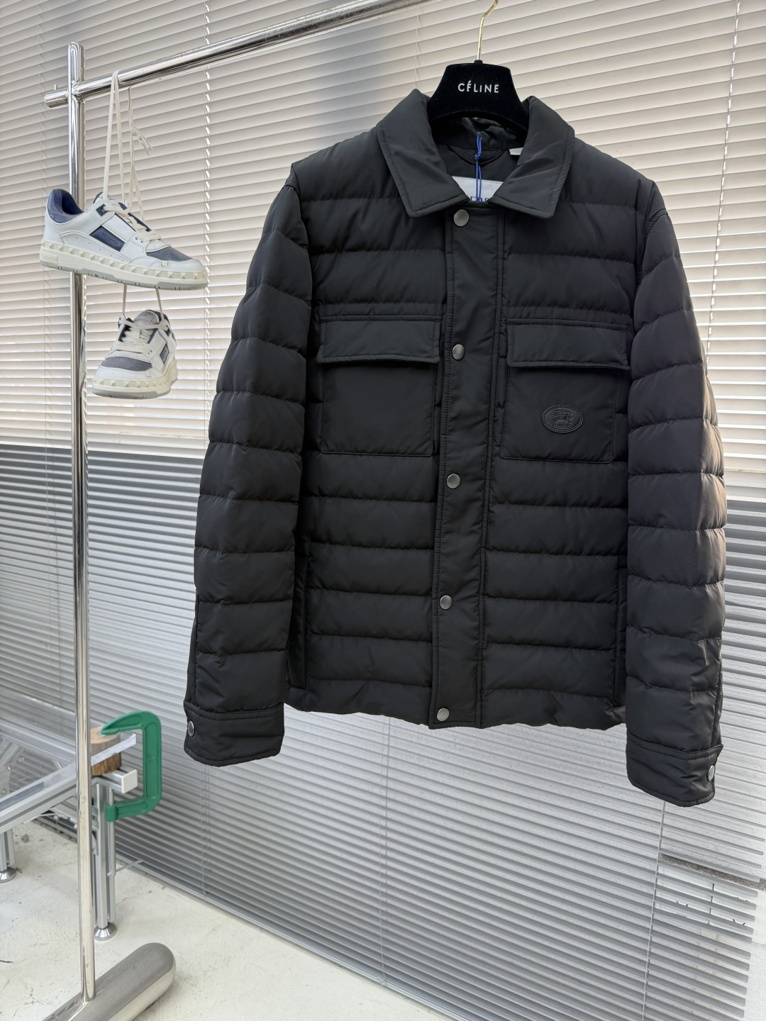 -BBR 25fw轻薄皮标羽绒服高密度尼龙塔夫绸。采用 100D尼龙面料，密度≥230T，经 轻微轧光处