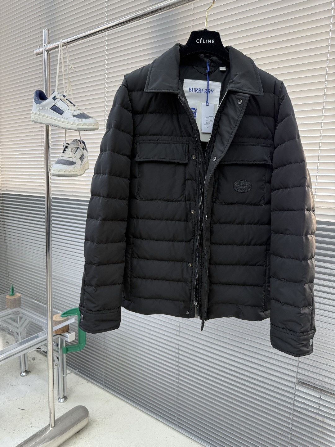 -BBR 25fw轻薄皮标羽绒服高密度尼龙塔夫绸。采用 100D尼龙面料，密度≥230T，经 轻微轧光处