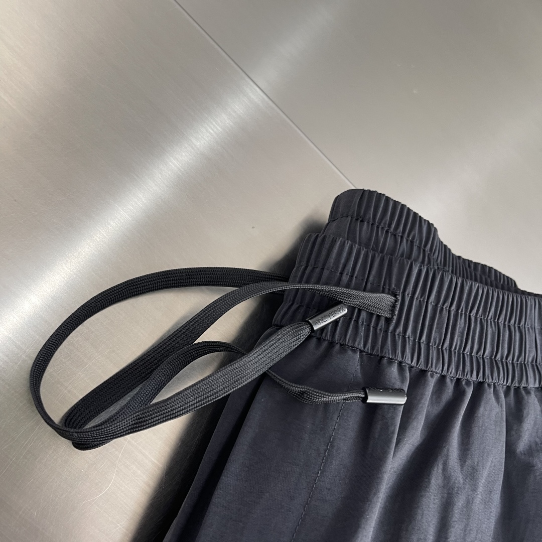 -🐦 鸟家 25FW秋冬新款羽绒裤，迷彩系列，高品质，防风面料，内里填充50绒，保暖时尚兼备，寒冷的冬天