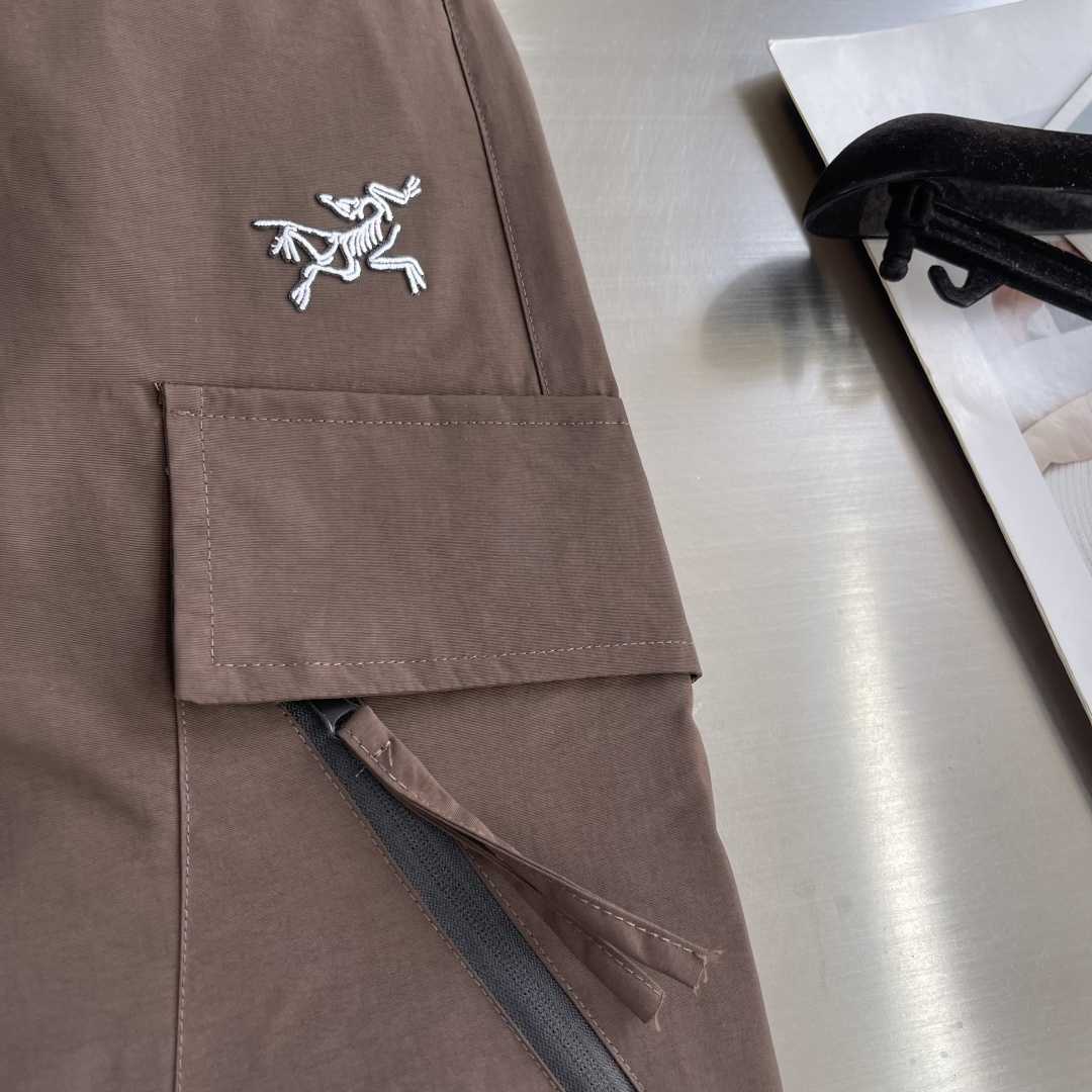 -🐦 鸟家 25FW秋冬新款羽绒裤，迷彩系列，高品质，防风面料，内里填充50绒，保暖时尚兼备，寒冷的冬天