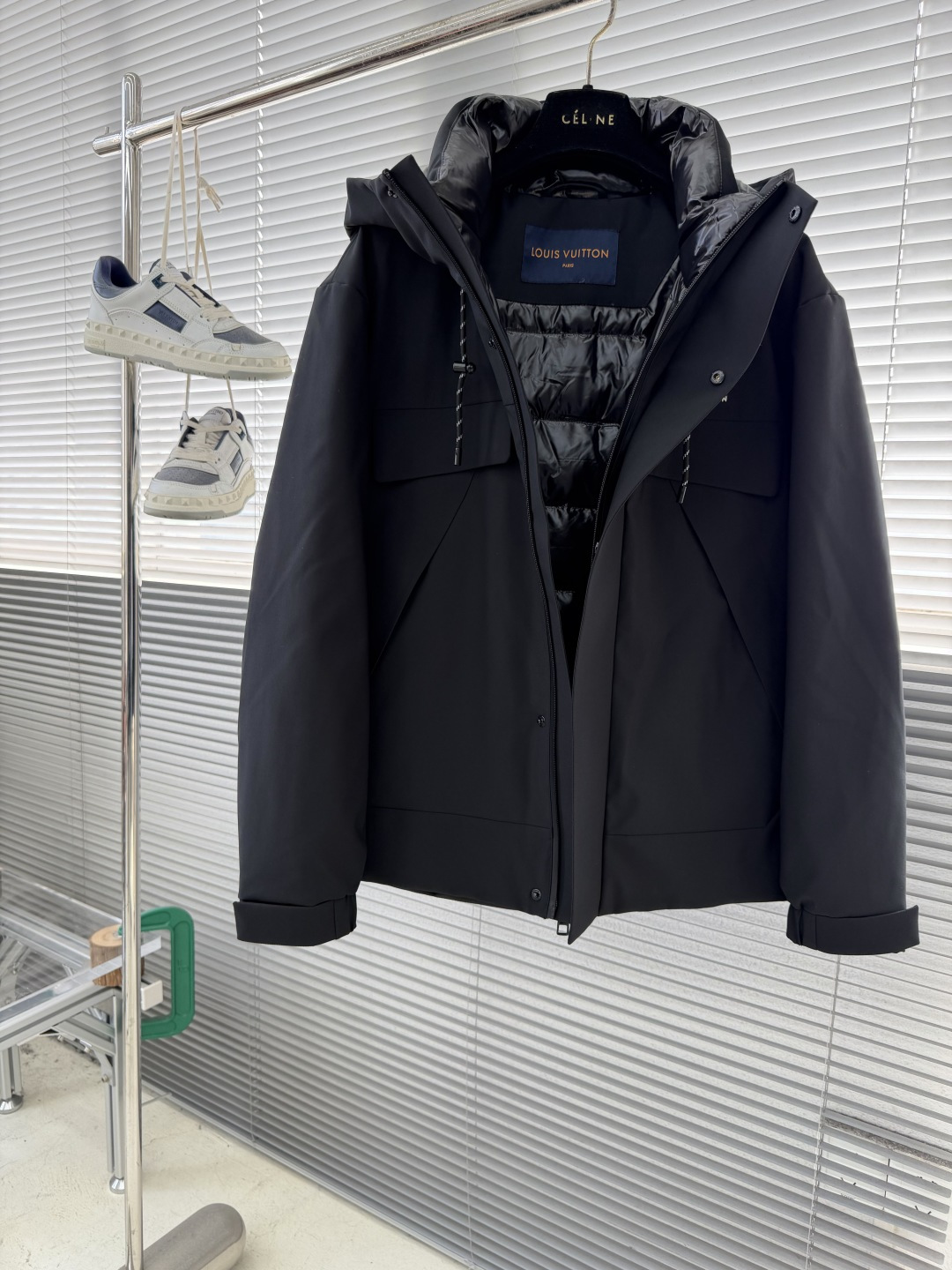 -驴牌 2025最新款时尚设计师款羽绒外套.处处细节显工艺足够的高级 结构性剪裁的设计改变来展现男士多样