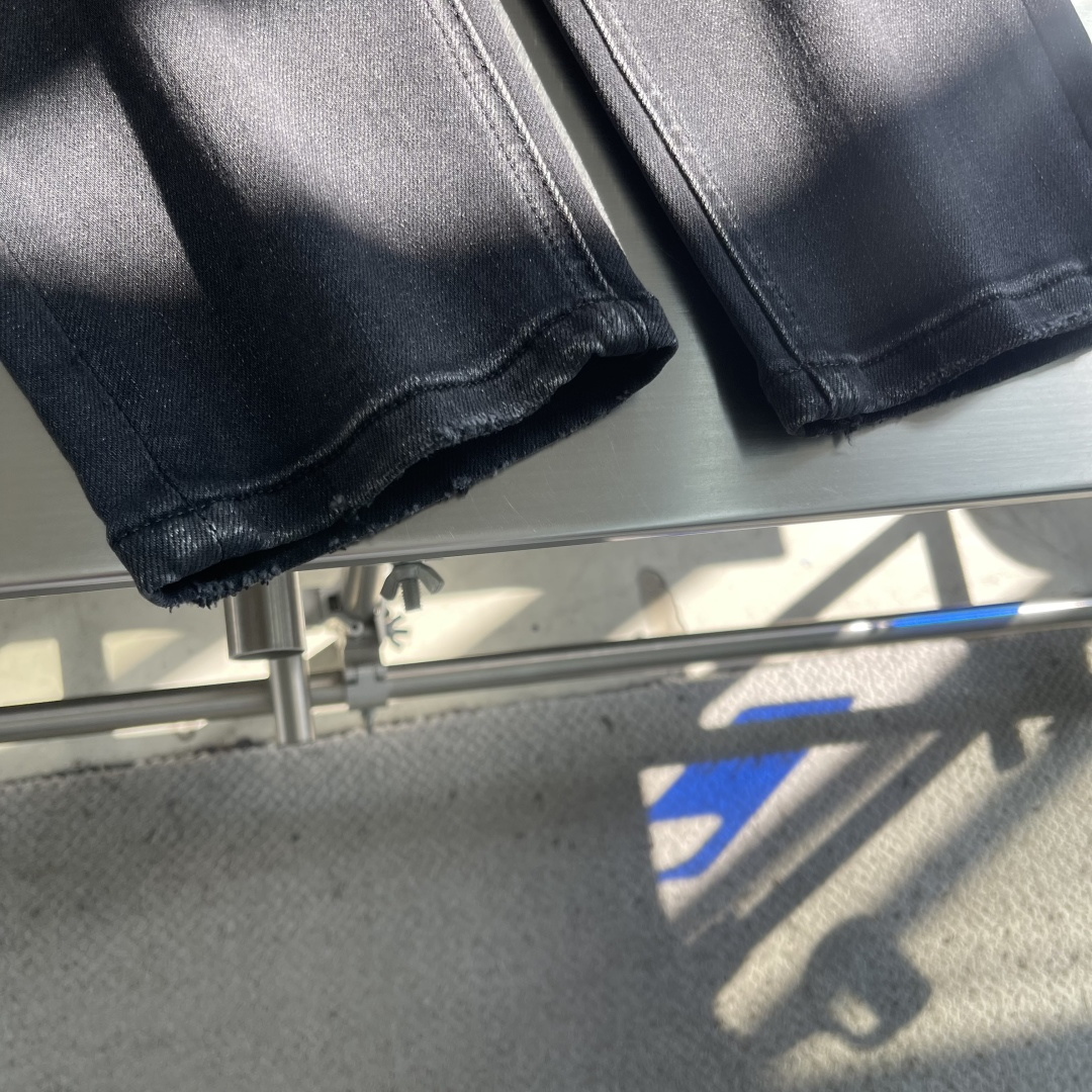 -GVC 25FW秋冬新款休闲牛仔裤，高端品质，面料超级柔软舒适 小直筒版型，上身修长，万能搭配款！尺码