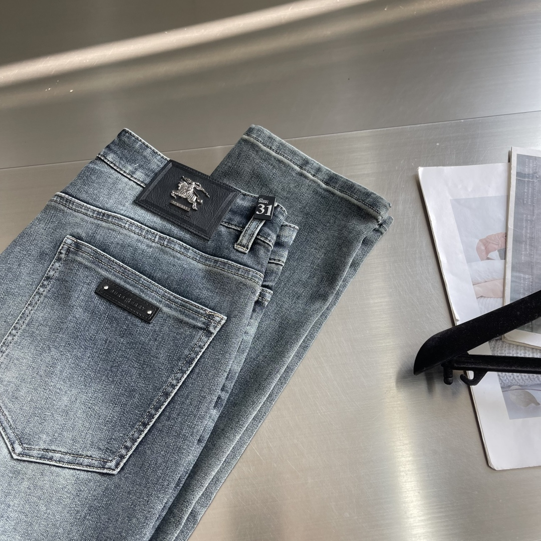 -BBR 年年经典 男士小直筒牛仔裤，经典百搭五袋款式 后口袋皮牌点缀 标志战马皮牌 高档而显质感 内里