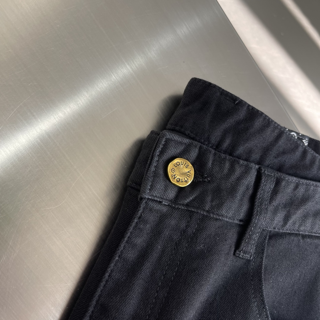 -驴牌 2025四季款修身牛仔裤长裤，采用进口客供日本Denim平纹棉质牛仔面料梭织生产，三标齐全，简约