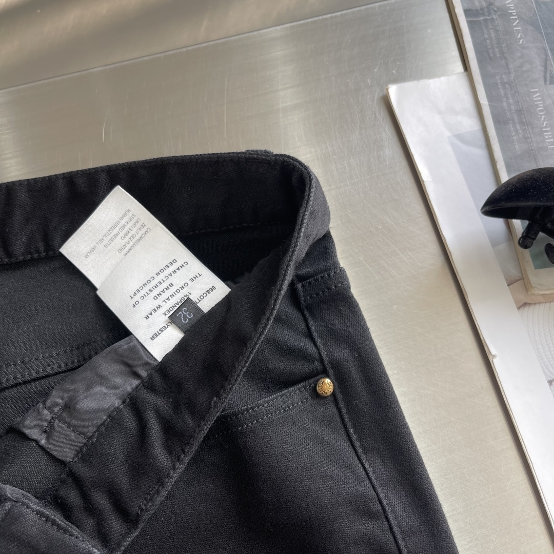 -驴牌 2025四季款修身牛仔裤长裤，采用进口客供日本Denim平纹棉质牛仔面料梭织生产，三标齐全，简约