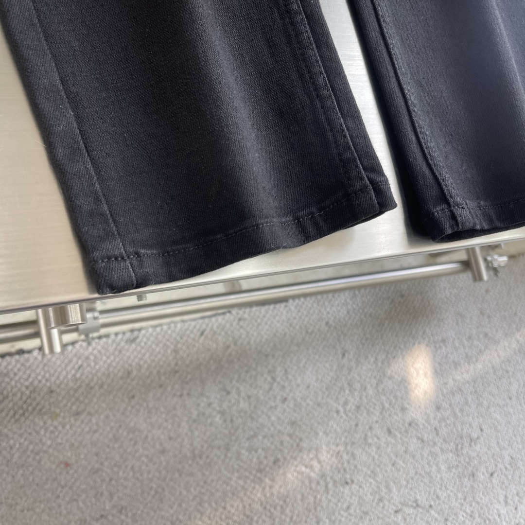 -驴牌 2025四季款修身牛仔裤长裤，采用进口客供日本Denim平纹棉质牛仔面料梭织生产，三标齐全，简约