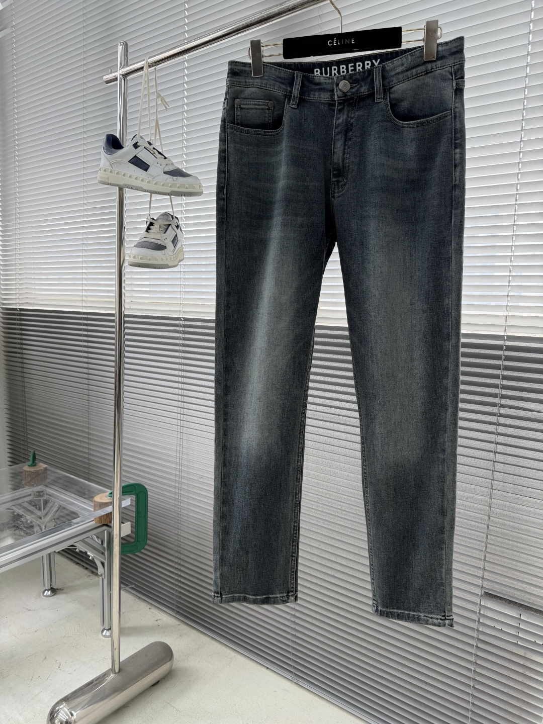 -BBR 年年经典 男士小直筒牛仔裤，经典百搭五袋款式 后口袋皮牌点缀 标志战马皮牌 高档而显质感 内里