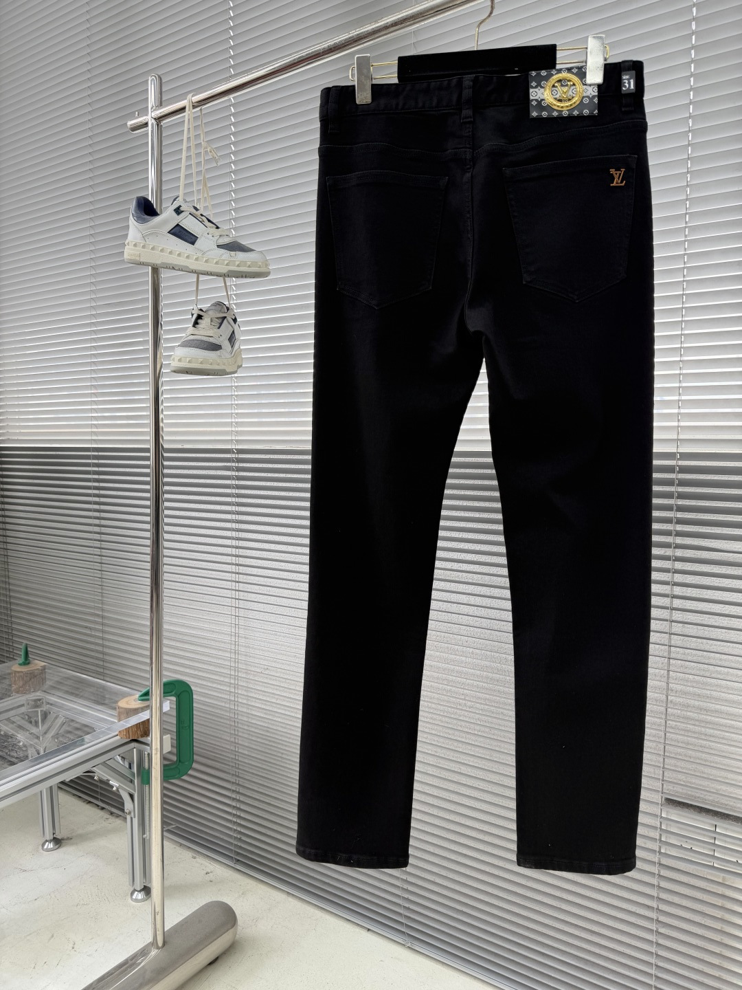 -驴牌 2025四季款修身牛仔裤长裤，采用进口客供日本Denim平纹棉质牛仔面料梭织生产，三标齐全，简约