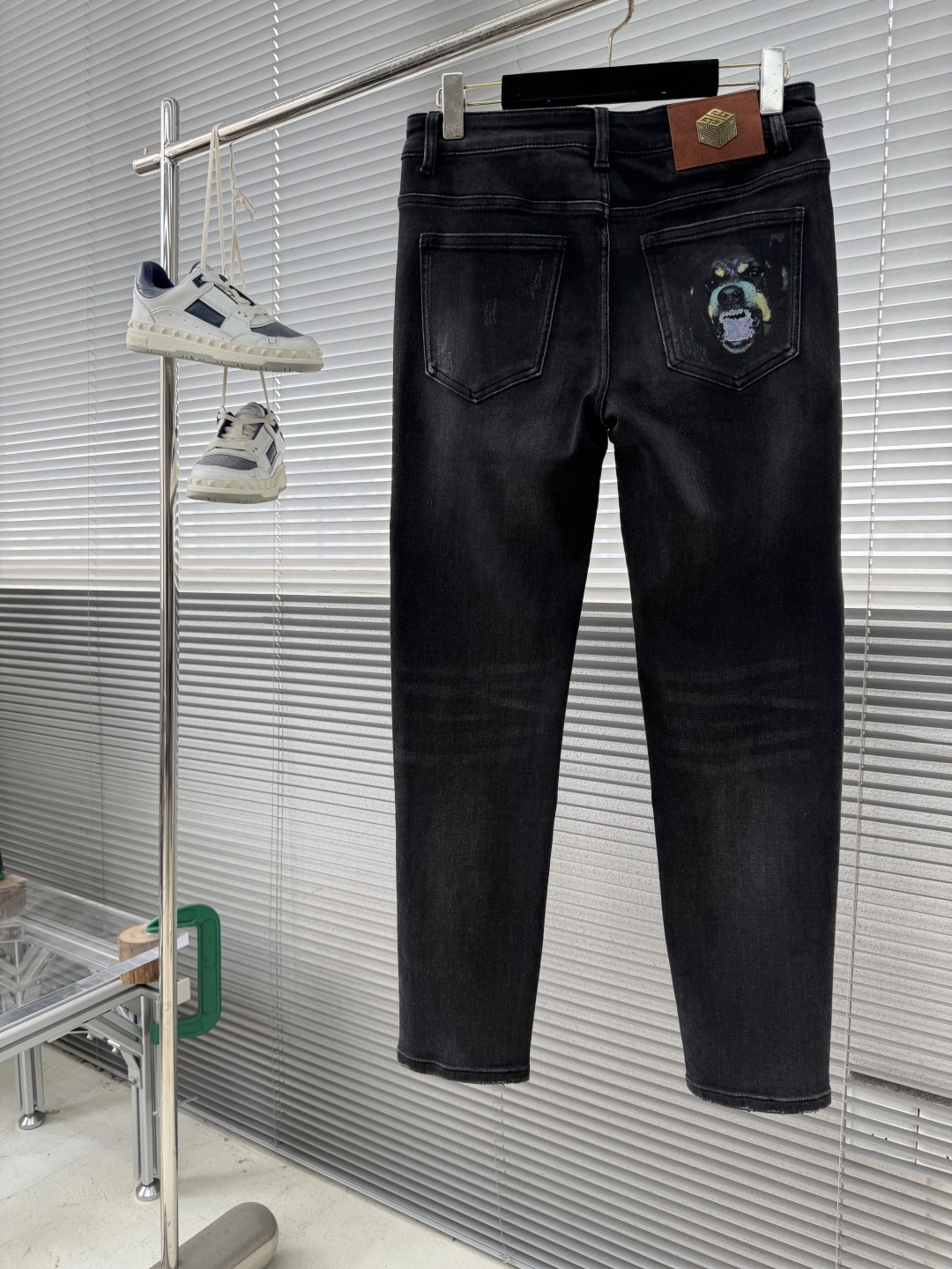 -GVC 25FW秋冬新款休闲牛仔裤，高端品质，面料超级柔软舒适 小直筒版型，上身修长，万能搭配款！尺码