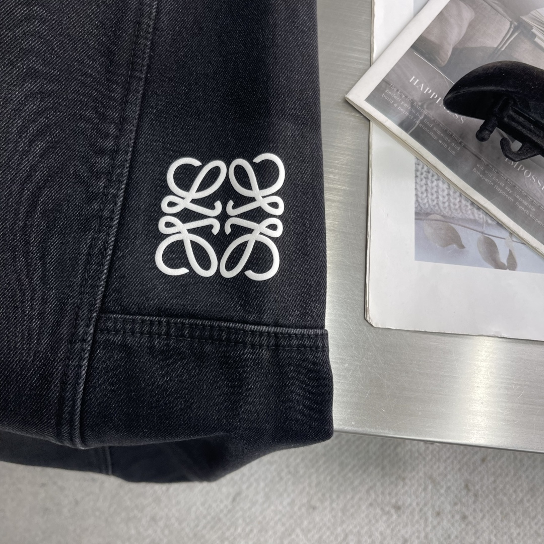 -LOEW 秋冬新款加绒长裤，定制洗水纯棉斜纹牛仔奥利绒面料，洗水猫须喷白工艺 两侧logo字母印花微阔