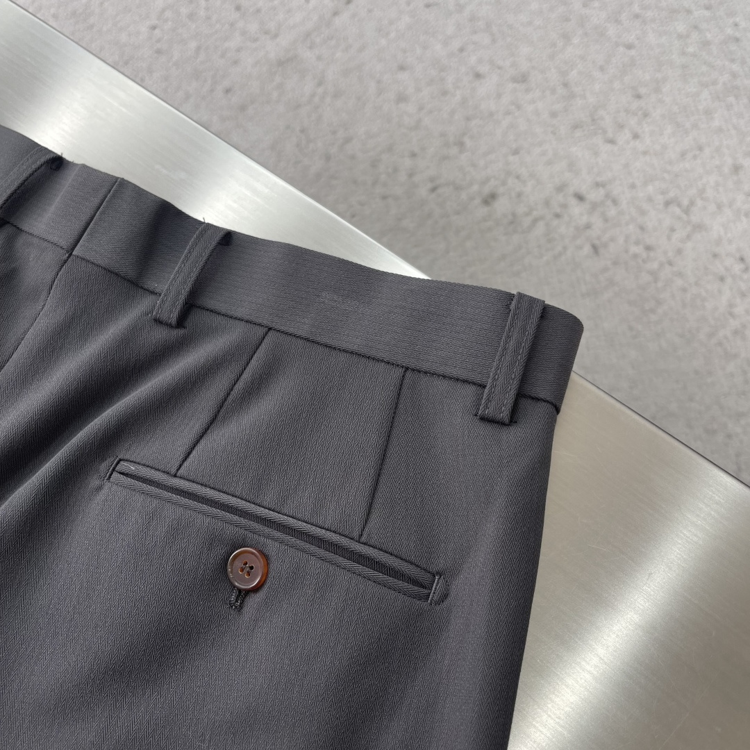 -Loro Piana 复古臻品“鱼骨纹”含羊毛醋酸天丝纤维面料垂感度舒适度极高挺括有型休闲西裤复古鱼骨