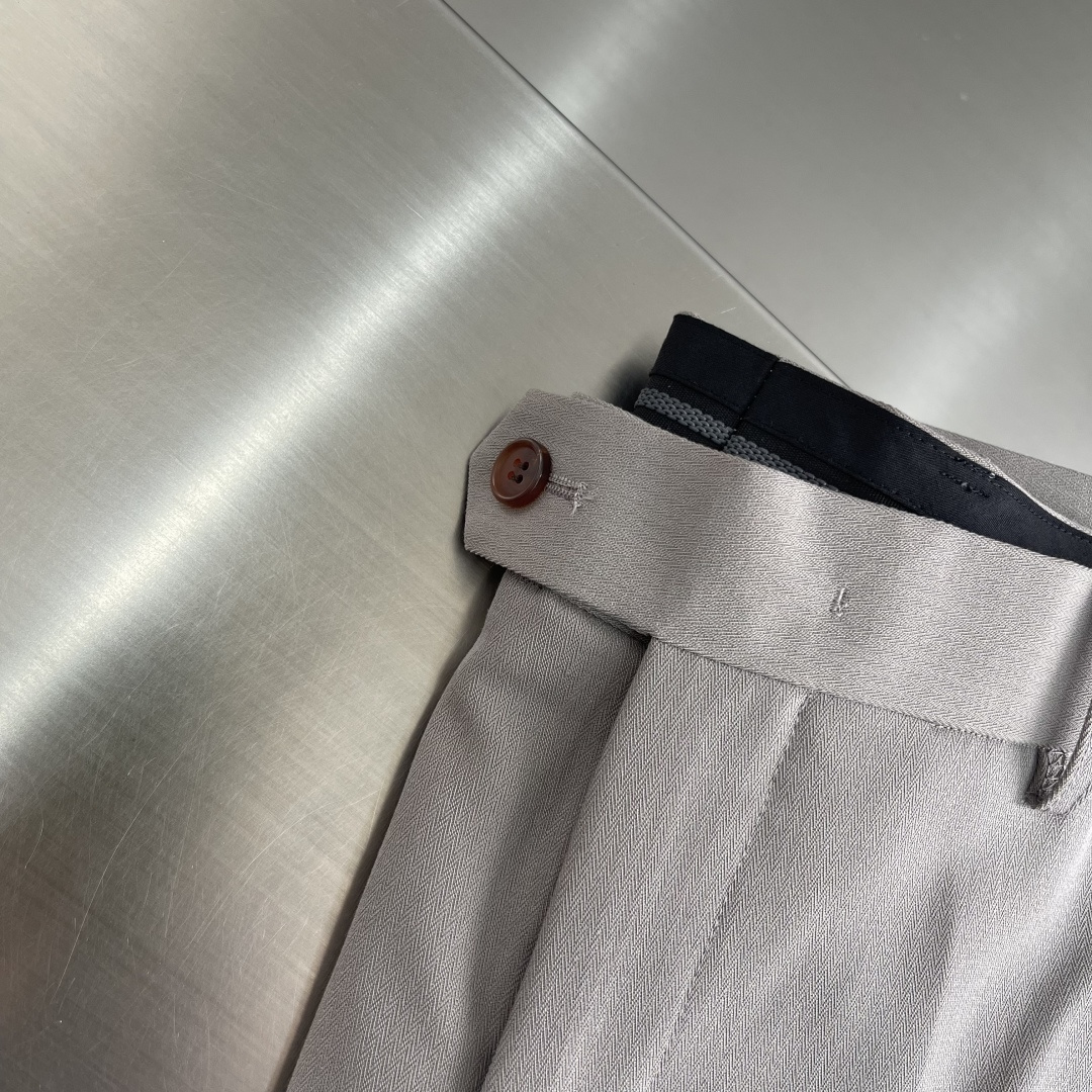 -Loro Piana 复古臻品“鱼骨纹”含羊毛醋酸天丝纤维面料垂感度舒适度极高挺括有型休闲西裤复古鱼骨