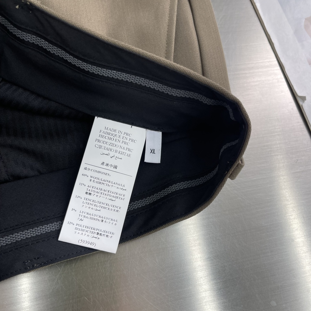 -Loro Piana 复古臻品“鱼骨纹”含羊毛醋酸天丝纤维面料垂感度舒适度极高挺括有型休闲西裤复古鱼骨