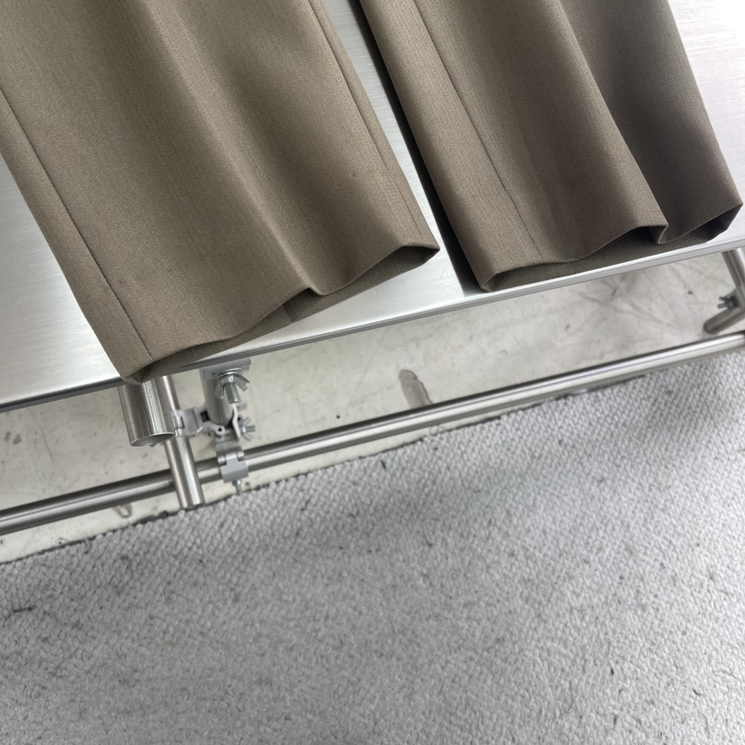 -Loro Piana 复古臻品“鱼骨纹”含羊毛醋酸天丝纤维面料垂感度舒适度极高挺括有型休闲西裤复古鱼骨