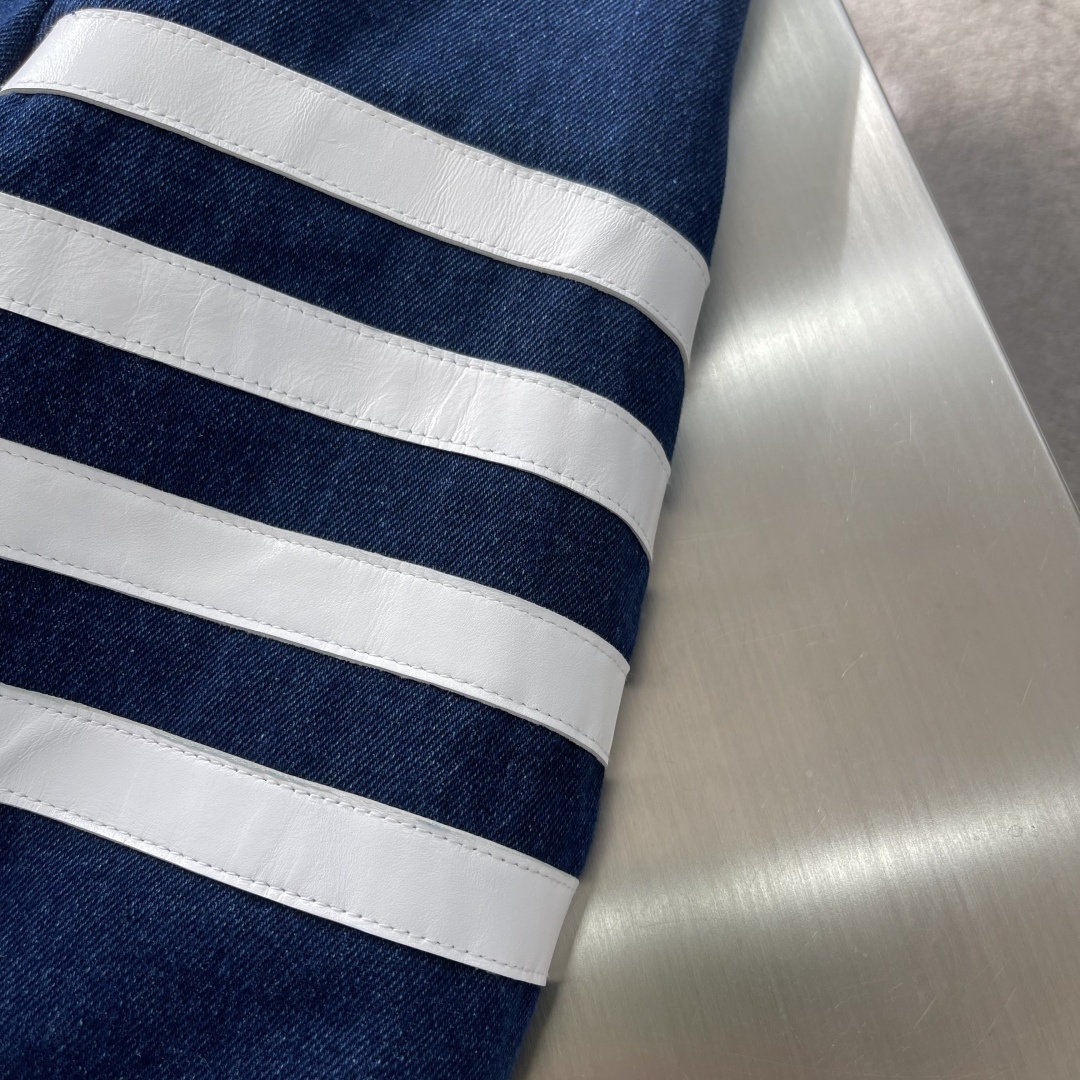 -TB 加厚牛仔羽绒外套重磅……重工洗水牛仔 内里加厚双层内胆 放跑毛漏毛 100%白绒 领口可拆卸羊粒