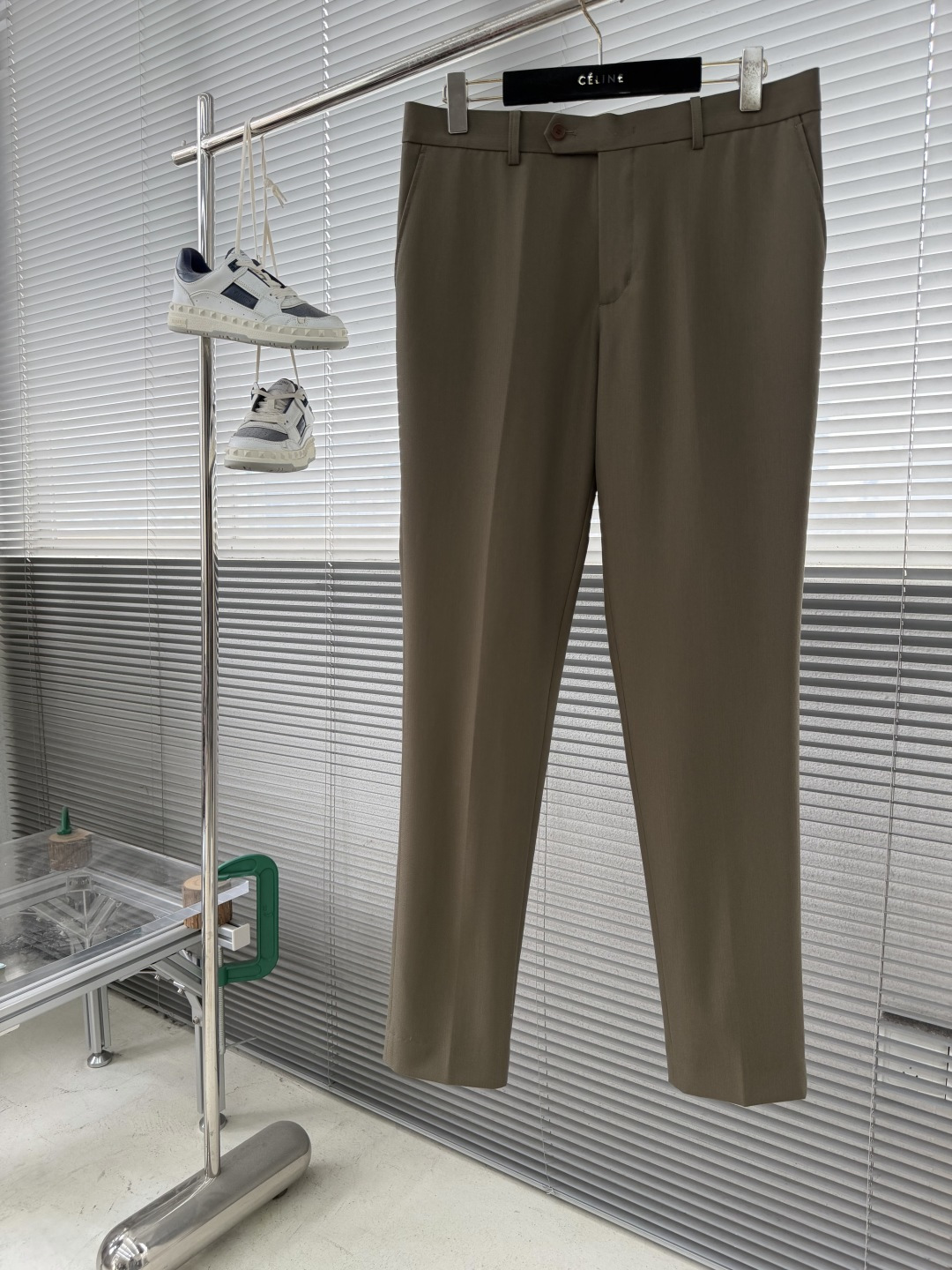 -Loro Piana 复古臻品“鱼骨纹”含羊毛醋酸天丝纤维面料垂感度舒适度极高挺括有型休闲西裤复古鱼骨