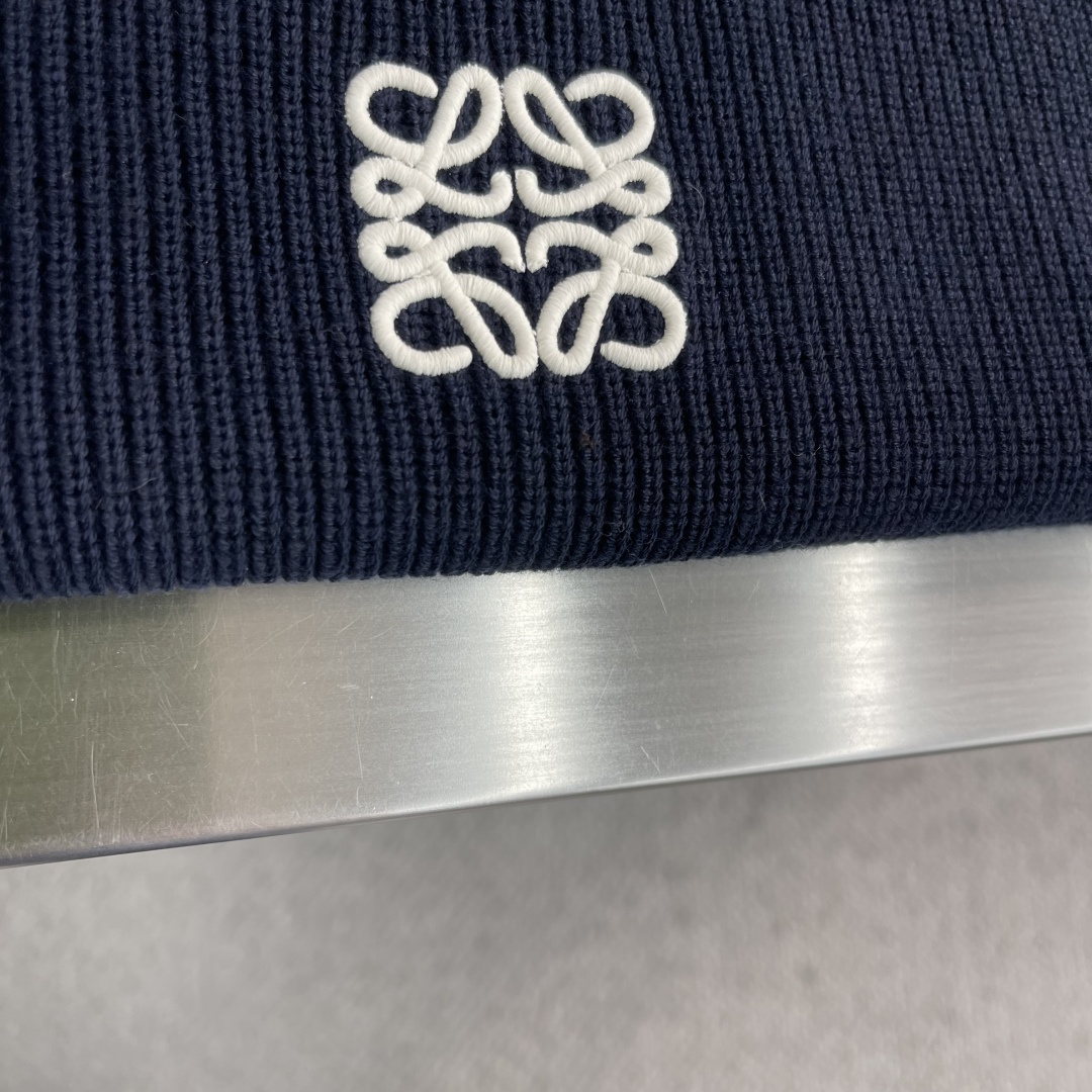 -LOEW 新款毛衫毛衣，上身舒适，不挑身材 男女同款，秋冬毛衣，是今年最好看的情侣装，秋冬必备百搭不出