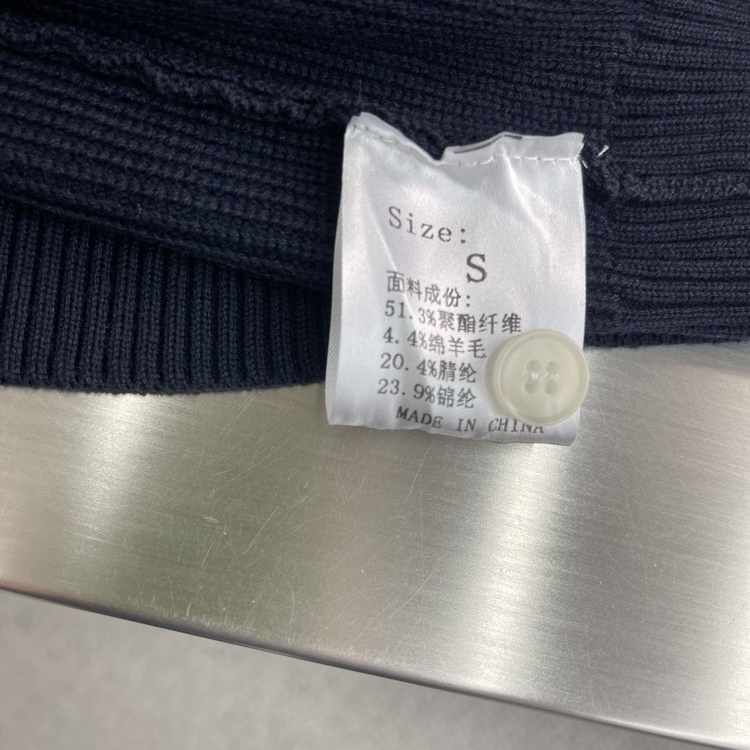 -LOEW 新款毛衫毛衣，上身舒适，不挑身材 男女同款，秋冬毛衣，是今年最好看的情侣装，秋冬必备百搭不出