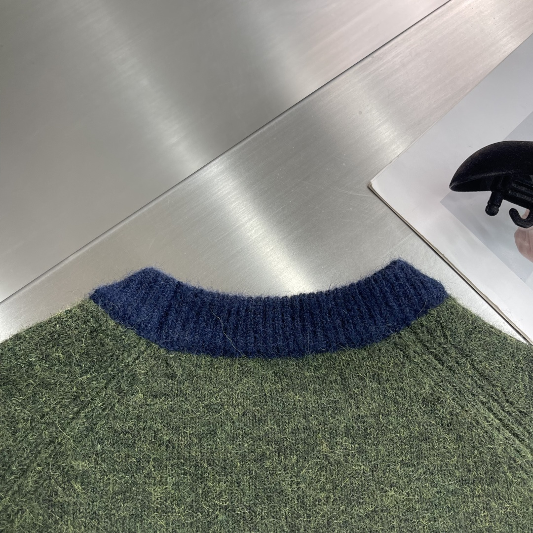 -TB 新款毛衫毛衣，上身舒适，不挑身材 男女同款，秋冬毛衣，是今年最好看的情侣装，秋冬必备百搭不出错，