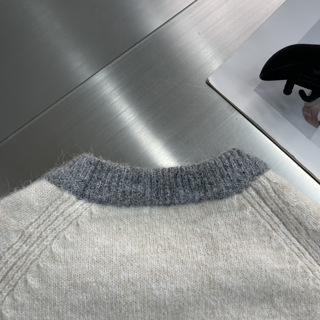 -TB 新款毛衫毛衣，上身舒适，不挑身材 男女同款，秋冬毛衣，是今年最好看的情侣装，秋冬必备百搭不出错，