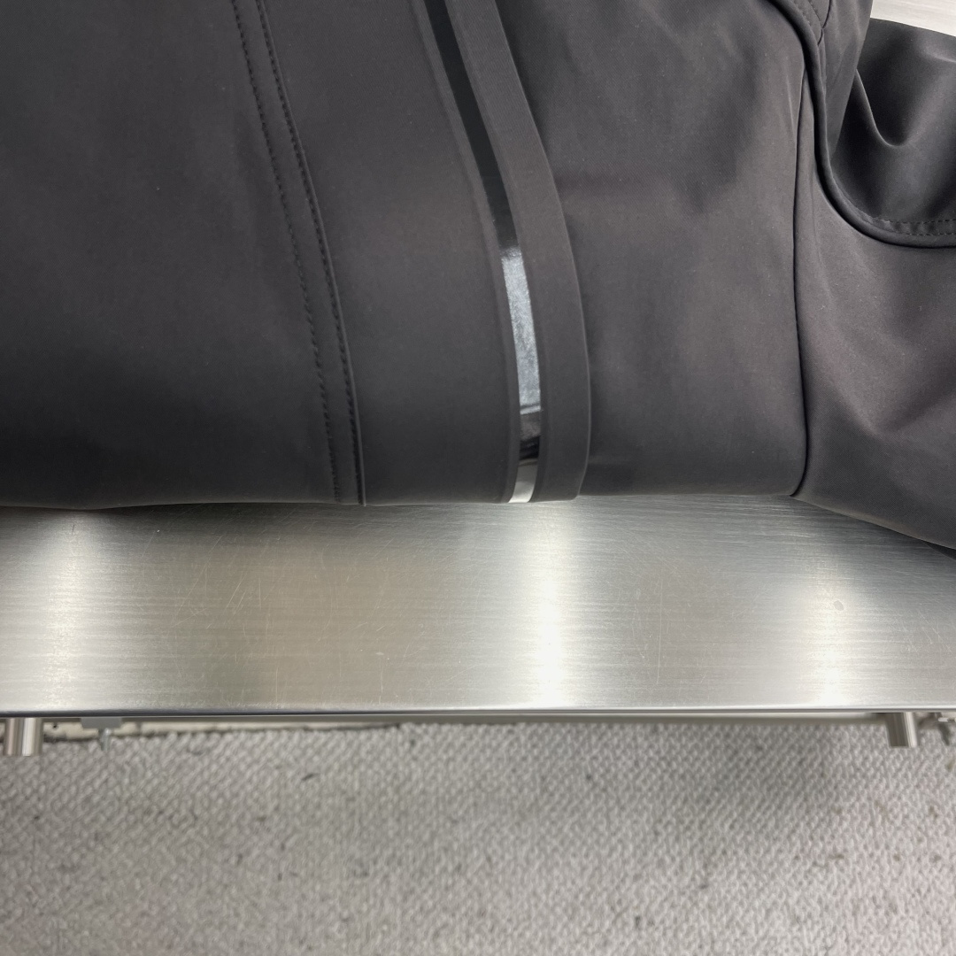 -🐦 鸟家 羽绒服滑雪服限定款 不愧是羽绒服颜值天花板，这样的高品质绒料无论从蓬松度、回弹性，保暖系数，