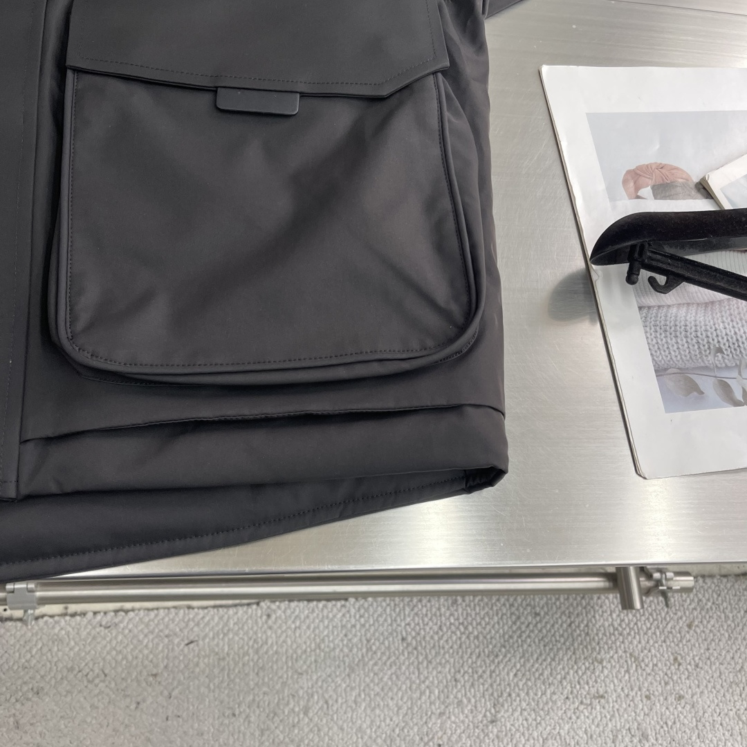 -🐦 鸟家 羽绒服滑雪服限定款 不愧是羽绒服颜值天花板，这样的高品质绒料无论从蓬松度、回弹性，保暖系数，