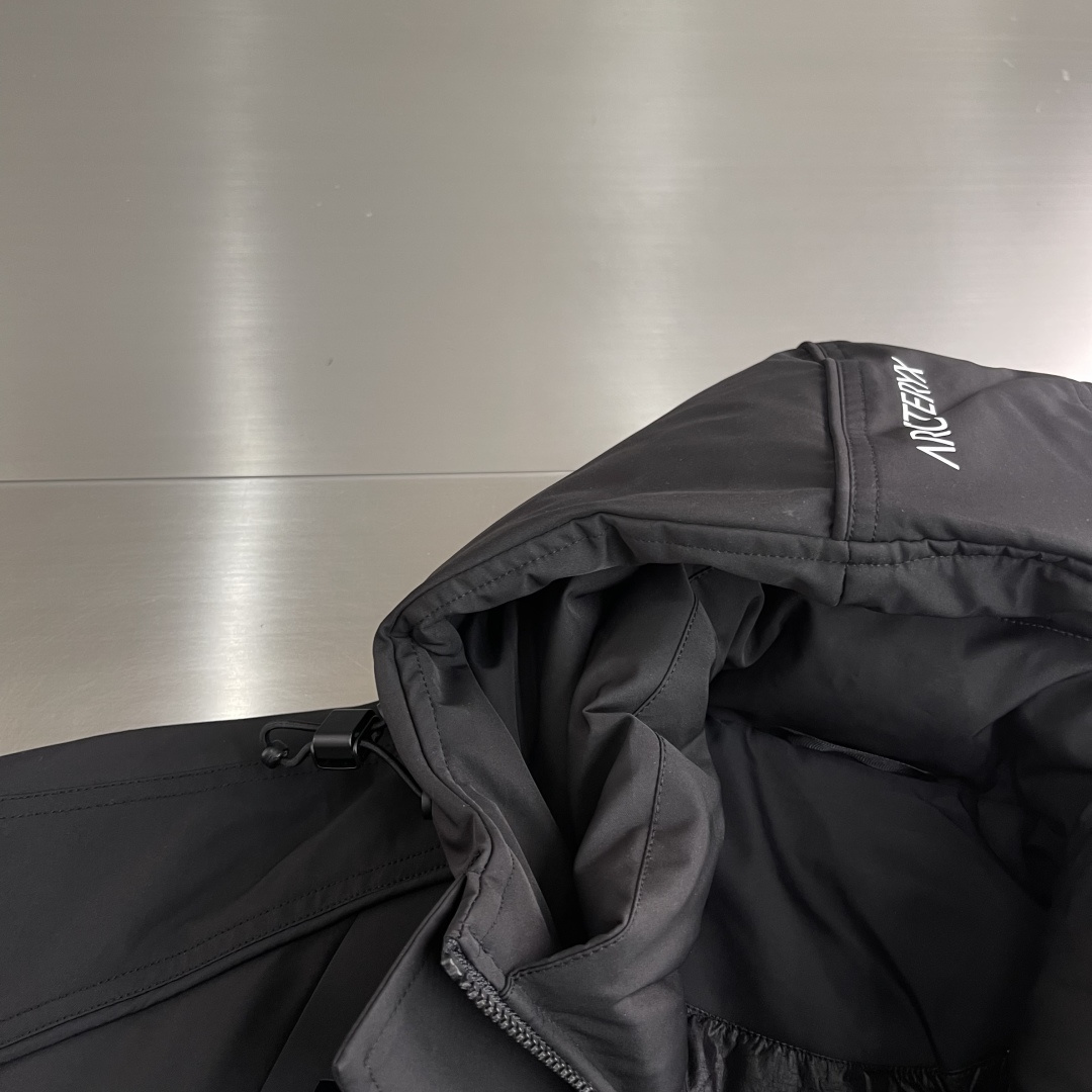 -🐦 鸟家 羽绒服滑雪服限定款 不愧是羽绒服颜值天花板，这样的高品质绒料无论从蓬松度、回弹性，保暖系数，