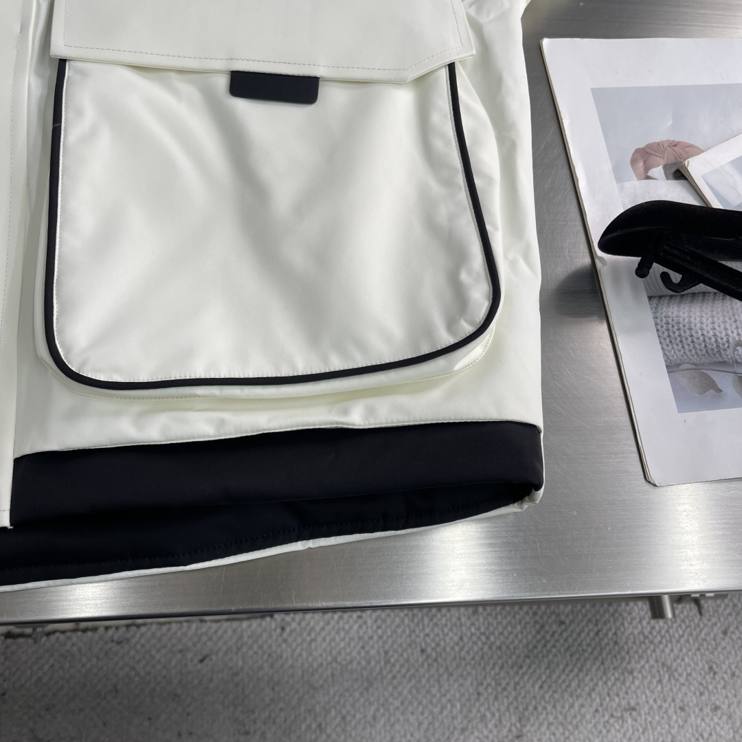 -🐦 鸟家 羽绒服滑雪服限定款 不愧是羽绒服颜值天花板，这样的高品质绒料无论从蓬松度、回弹性，保暖系数，