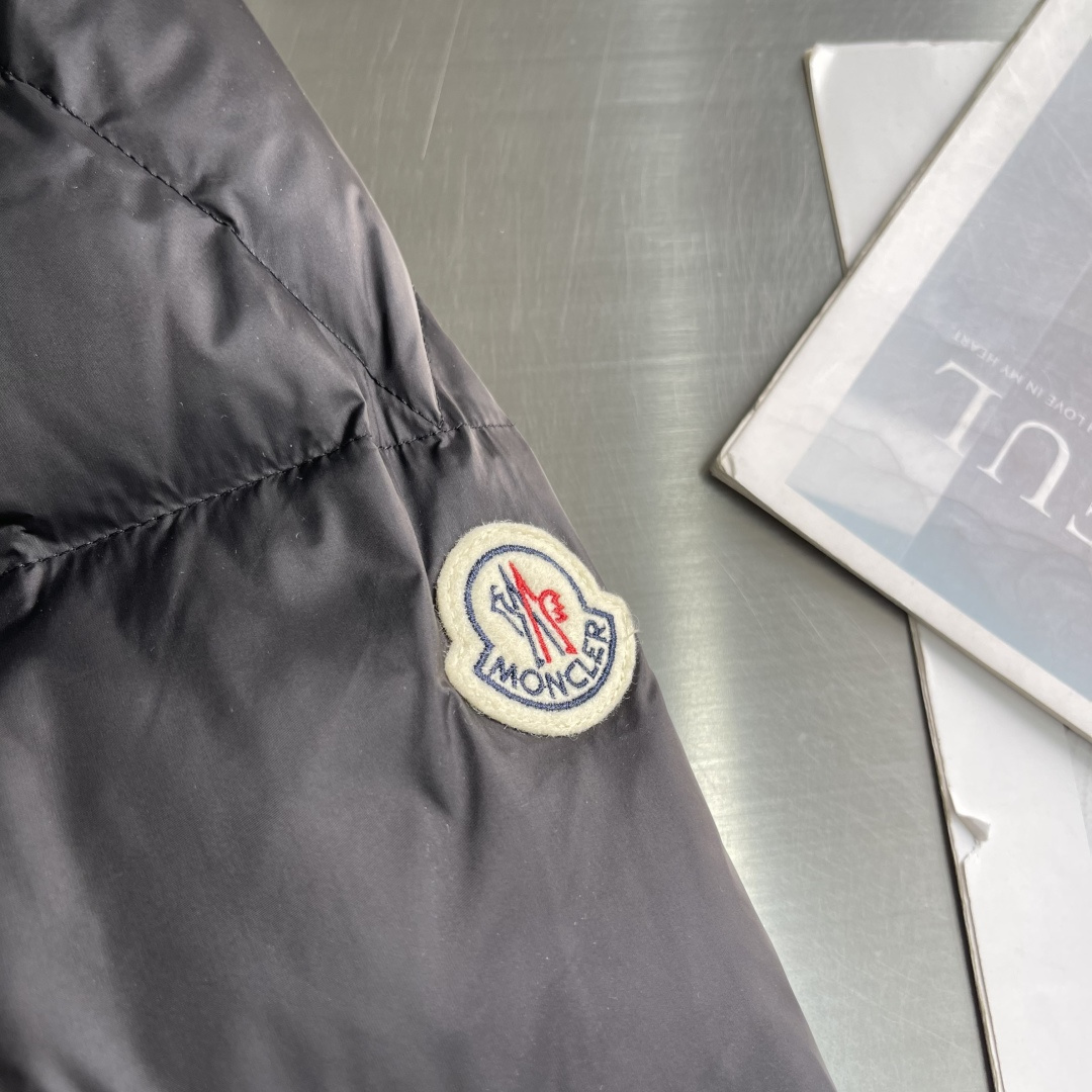 -mon 25秋冬新款羽绒服 内里顶级90白鸭绒 搭配撞色织带视觉效果超赞 定制五金配件 各种细节处理到