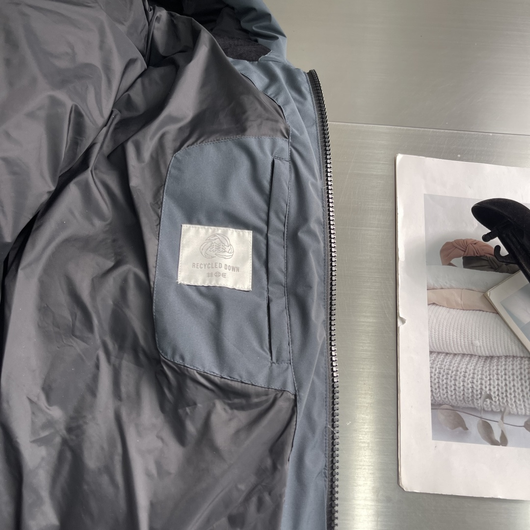 -KOLON SPORT 男款90鹅绒羽绒外套3D立体剪裁赋予身体更大的活动空间，告别传统羽绒服的束缚感