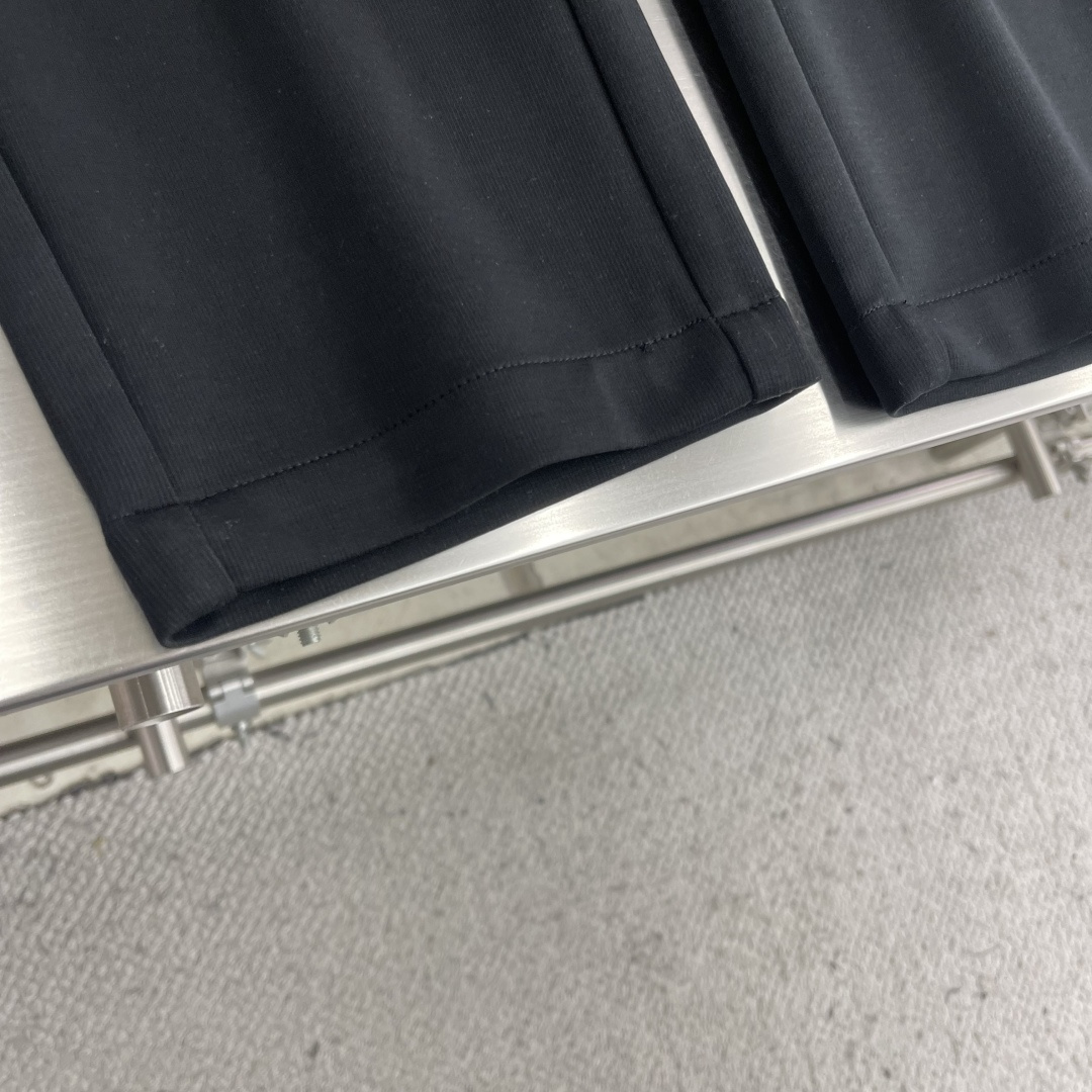 -LOEW 男士休闲裤👍 最新款上身版型无敌正！绝对可以闭眼收的一款此款裤子非常百搭，弹力腰围,日常上班