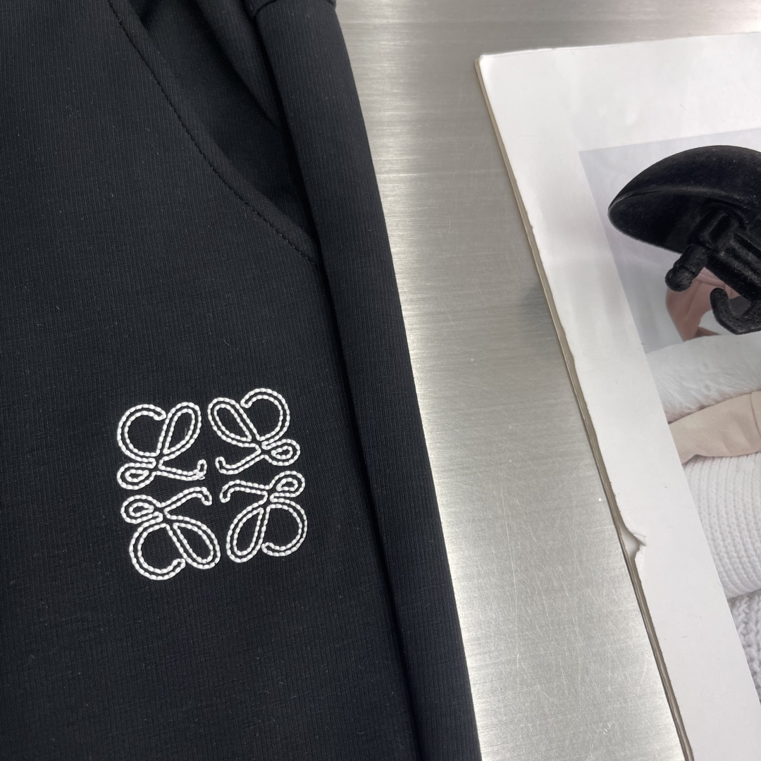 -LOEW 男士休闲裤👍 最新款上身版型无敌正！绝对可以闭眼收的一款此款裤子非常百搭，弹力腰围,日常上班