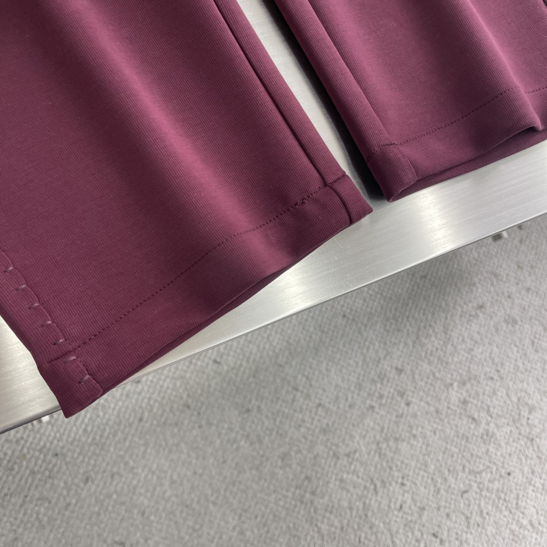 -PRAD 秋冬新款休闲直筒长裤，定制配件五金，免烫面料手感柔软。尺码：M-4XL