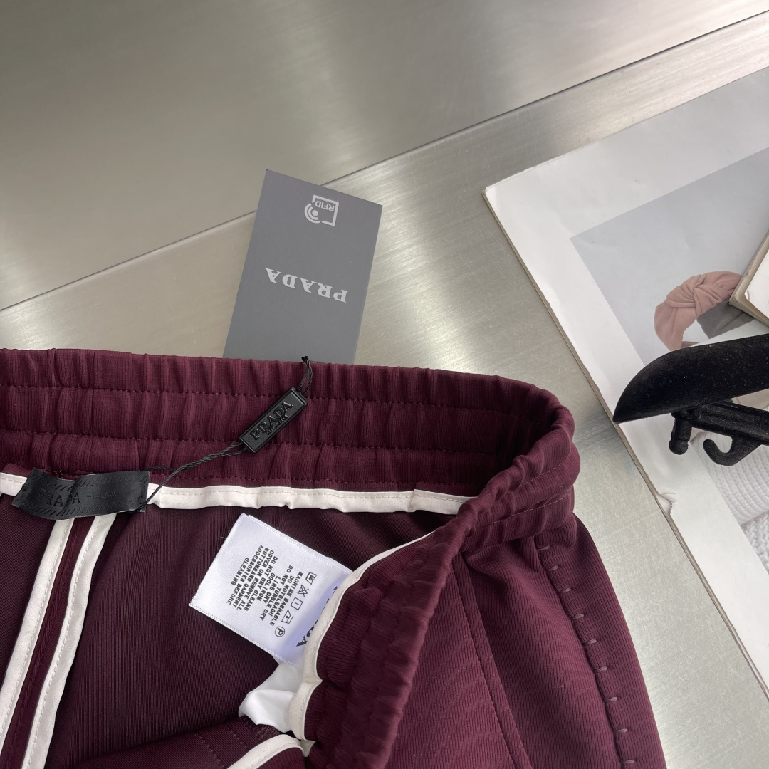-PRAD 秋冬新款休闲直筒长裤，定制配件五金，免烫面料手感柔软。尺码：M-4XL