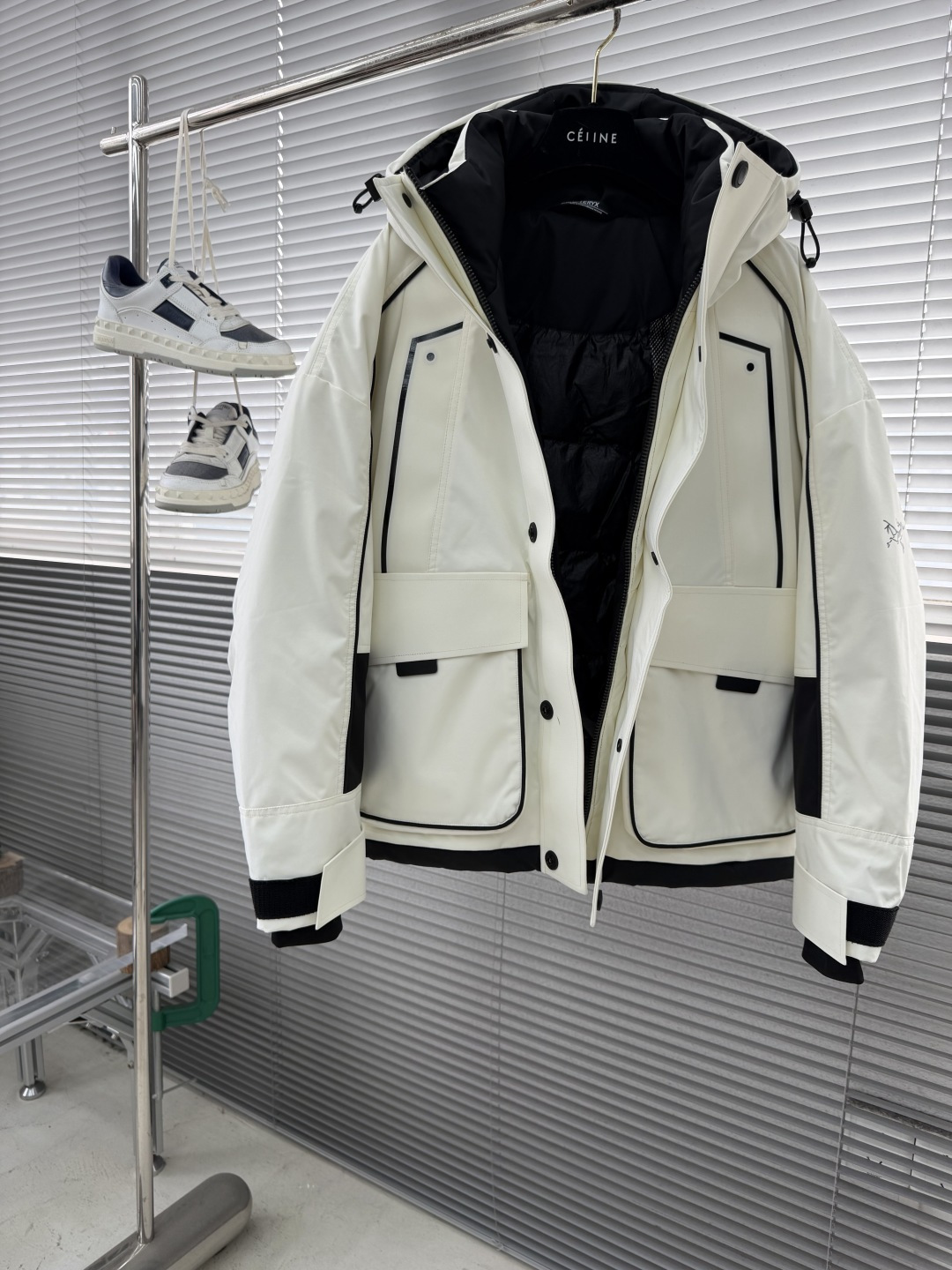 -🐦 鸟家 羽绒服滑雪服限定款 不愧是羽绒服颜值天花板，这样的高品质绒料无论从蓬松度、回弹性，保暖系数，