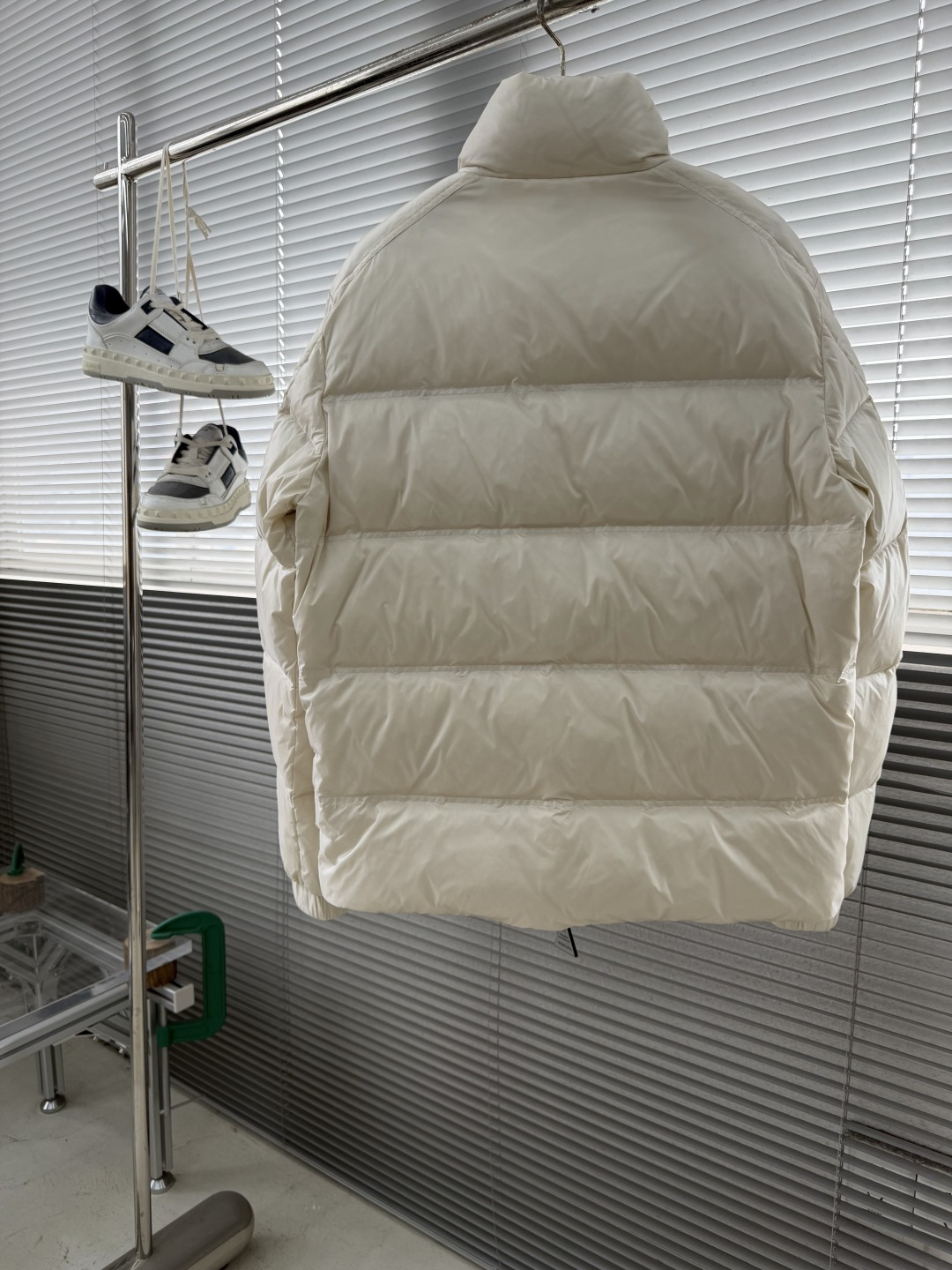 -mon 25秋冬新款羽绒服 内里顶级90白鸭绒 搭配撞色织带视觉效果超赞 定制五金配件 各种细节处理到