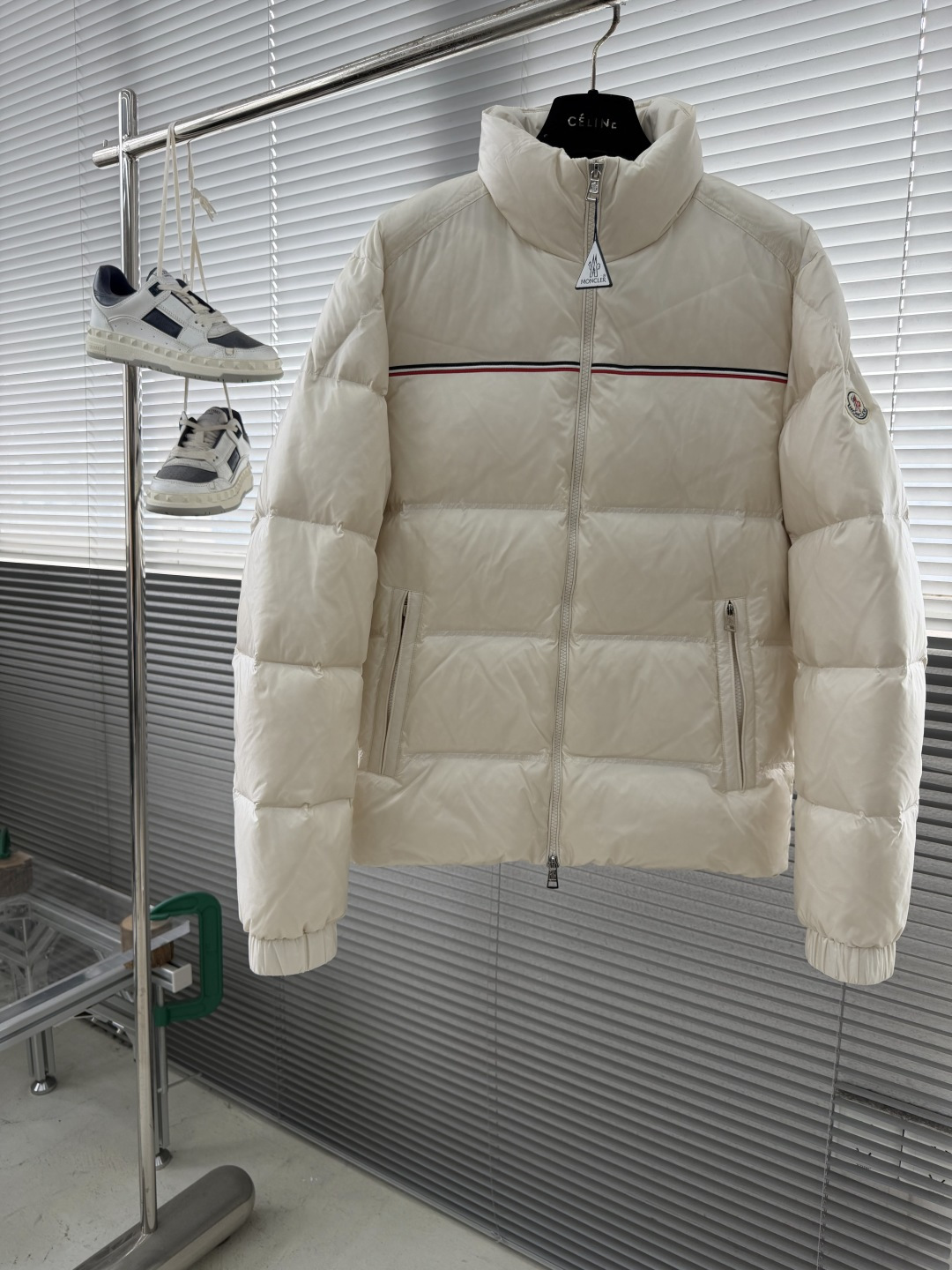 -mon 25秋冬新款羽绒服 内里顶级90白鸭绒 搭配撞色织带视觉效果超赞 定制五金配件 各种细节处理到