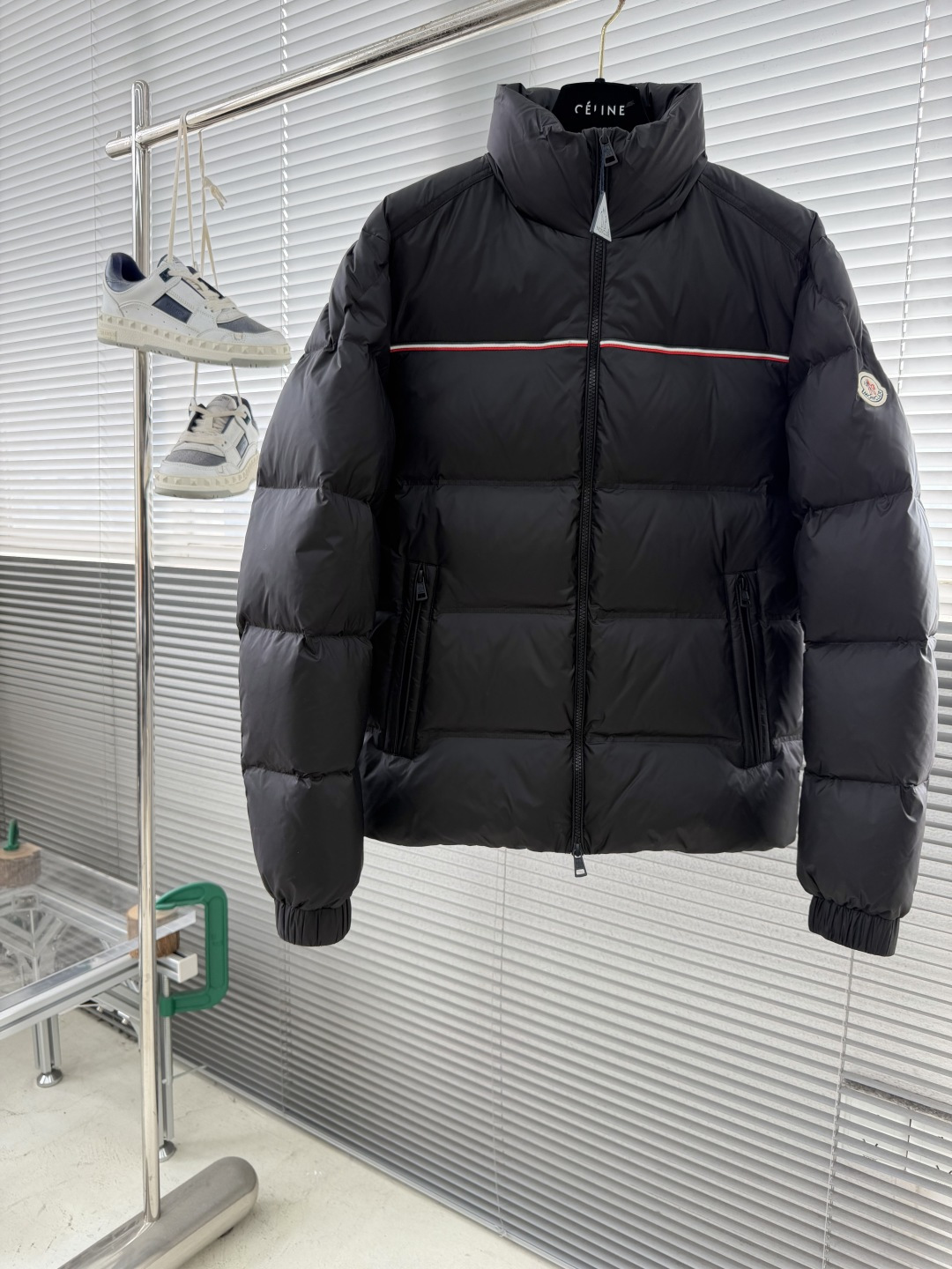 -mon 25秋冬新款羽绒服 内里顶级90白鸭绒 搭配撞色织带视觉效果超赞 定制五金配件 各种细节处理到