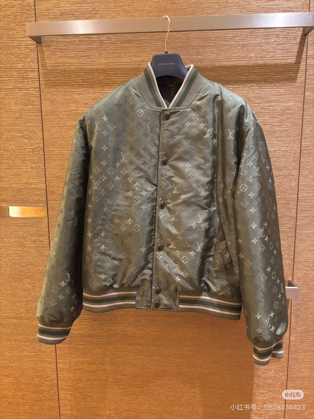 范思哲 Versace 高定典藏名品高定成衣时装外套连衣裙衬衫T恤 #76131F94 2