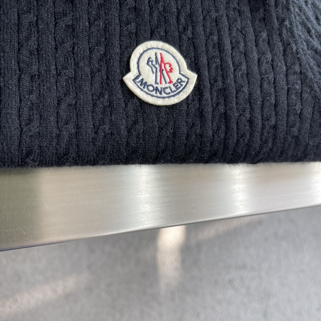 -mon 2025秋冬新款毛衣！优质混纺羊毛，简约而不简单。休闲圆领款式，日常搭配出街轻松搭配。做工精细