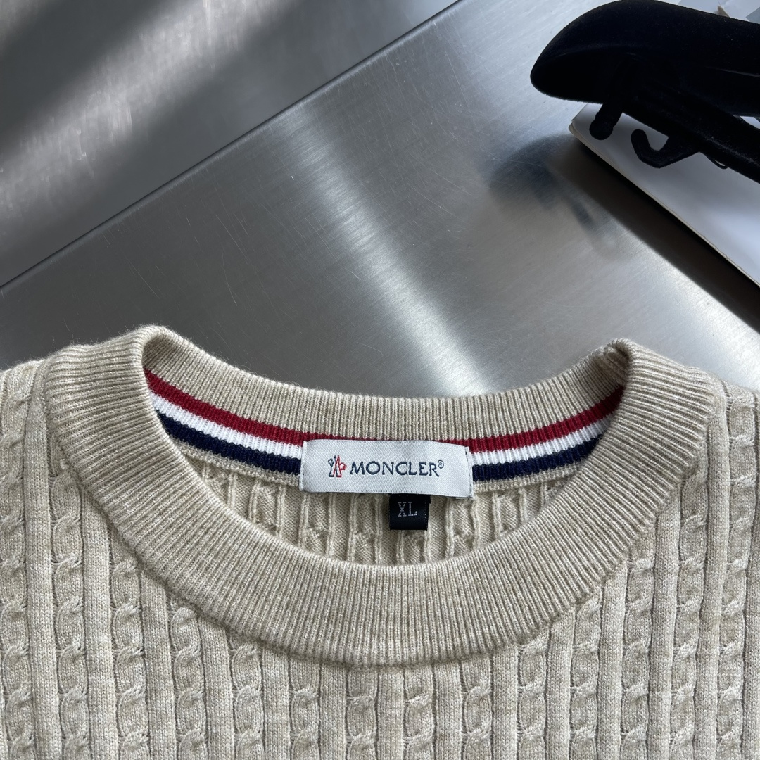 -mon 2025秋冬新款毛衣！优质混纺羊毛，简约而不简单。休闲圆领款式，日常搭配出街轻松搭配。做工精细