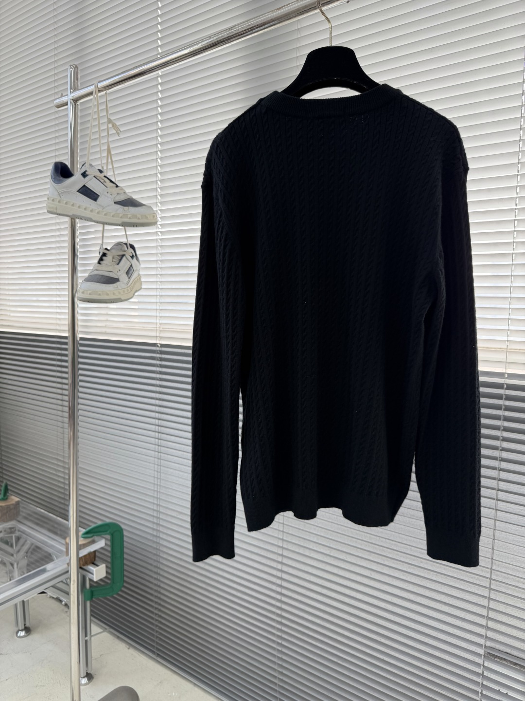 -mon 2025秋冬新款毛衣！优质混纺羊毛，简约而不简单。休闲圆领款式，日常搭配出街轻松搭配。做工精细