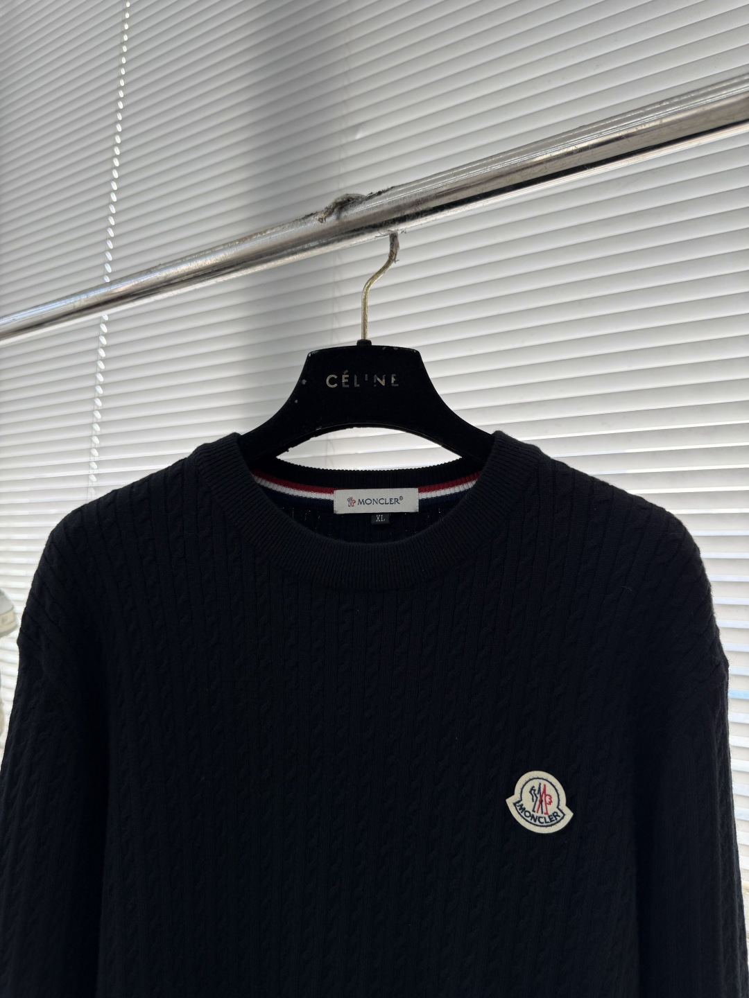 -mon 2025秋冬新款毛衣！优质混纺羊毛，简约而不简单。休闲圆领款式，日常搭配出街轻松搭配。做工精细