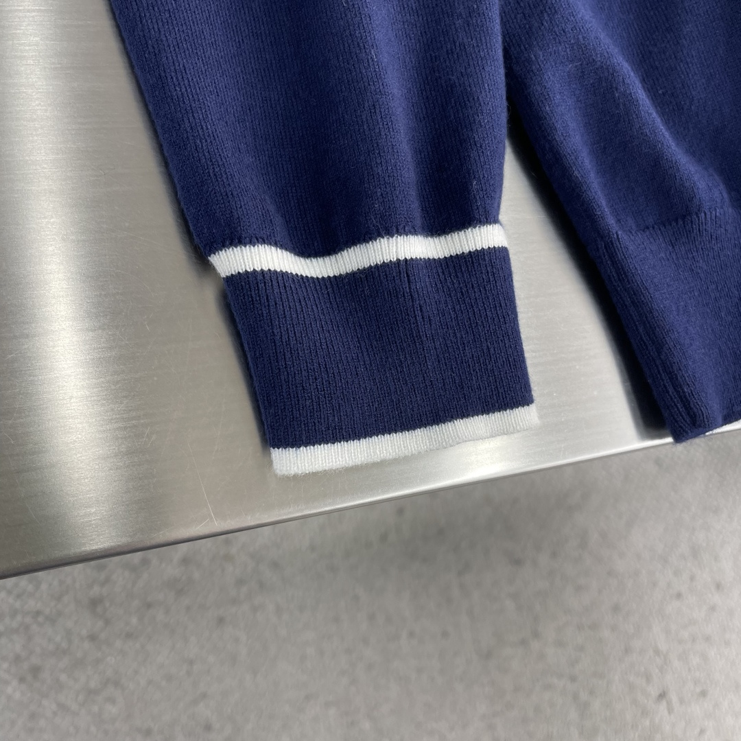 -GUCC 2025秋冬新款毛衣！优质混纺羊毛，简约而不简单。休闲款式，日常搭配出街轻松搭配。做工精细 