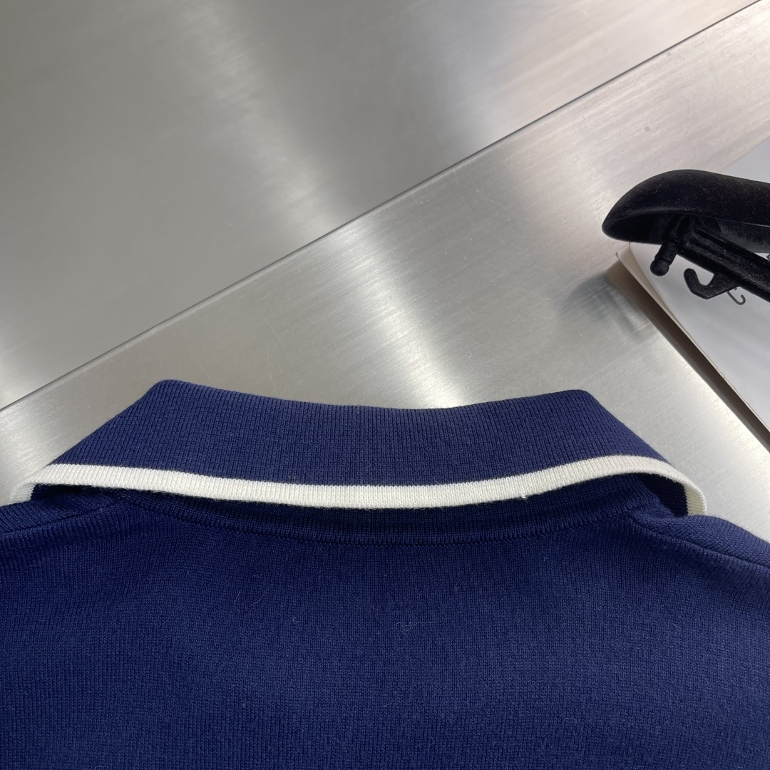 -GUCC 2025秋冬新款毛衣！优质混纺羊毛，简约而不简单。休闲款式，日常搭配出街轻松搭配。做工精细 