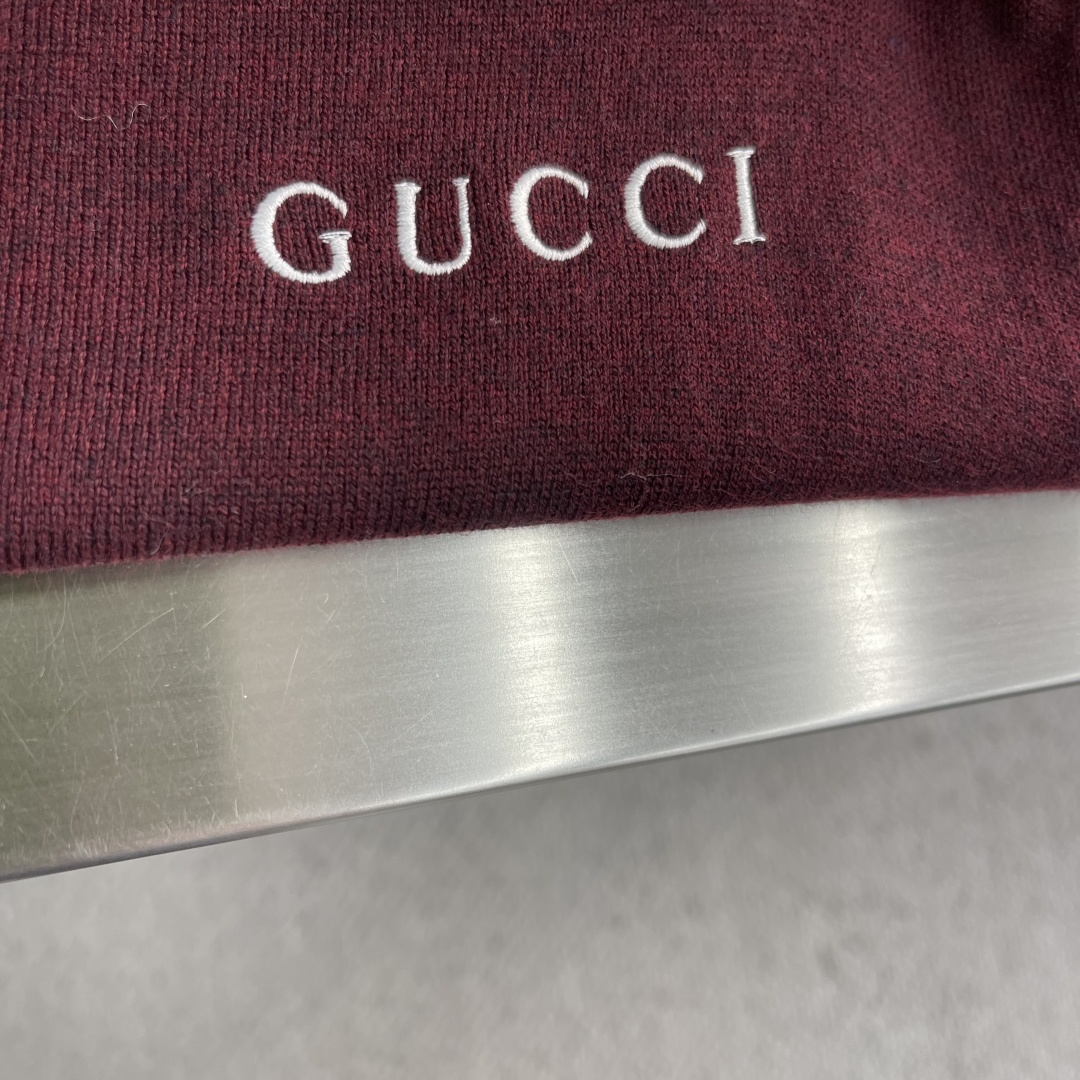 -GUCC 2025秋冬新款毛衣！优质混纺羊毛，简约而不简单。休闲款式，日常搭配出街轻松搭配。做工精细 