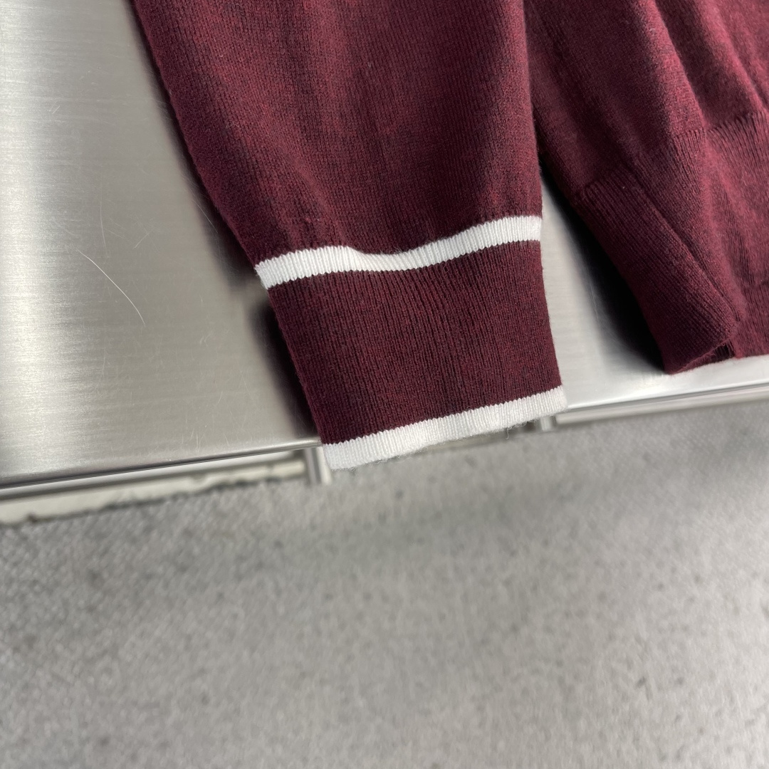 -GUCC 2025秋冬新款毛衣！优质混纺羊毛，简约而不简单。休闲款式，日常搭配出街轻松搭配。做工精细 