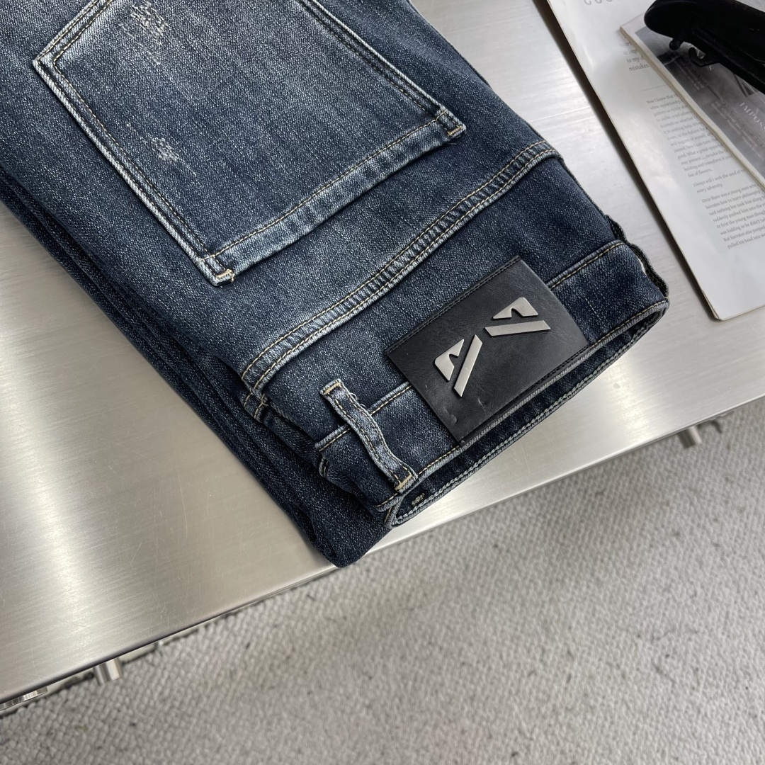 -驴牌 25秋冬新款加厚拉绒牛仔长裤。丹宁牛仔面料，复合绒面内里，舒适保暖！码数：29-38（🈚️35 