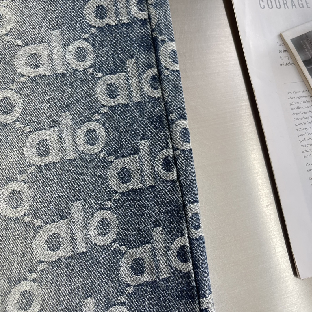 -驴牌 新款来袭2025 满印Logo休闲裤牛仔裤。高端定制系列。进口高密度纯棉加沙洗工艺舒适柔软亲肤，