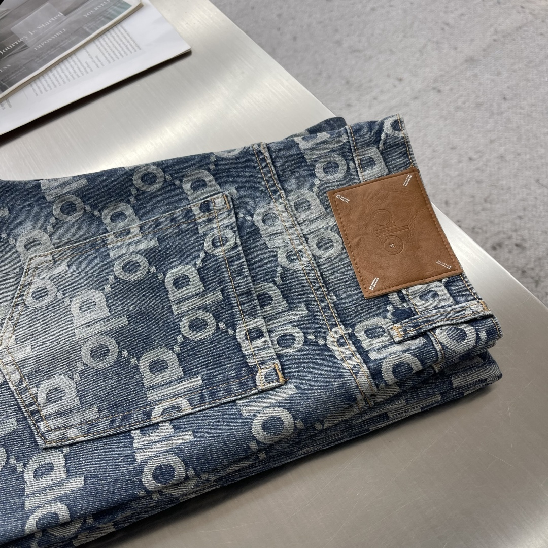 -驴牌 新款来袭2025 满印Logo休闲裤牛仔裤。高端定制系列。进口高密度纯棉加沙洗工艺舒适柔软亲肤，